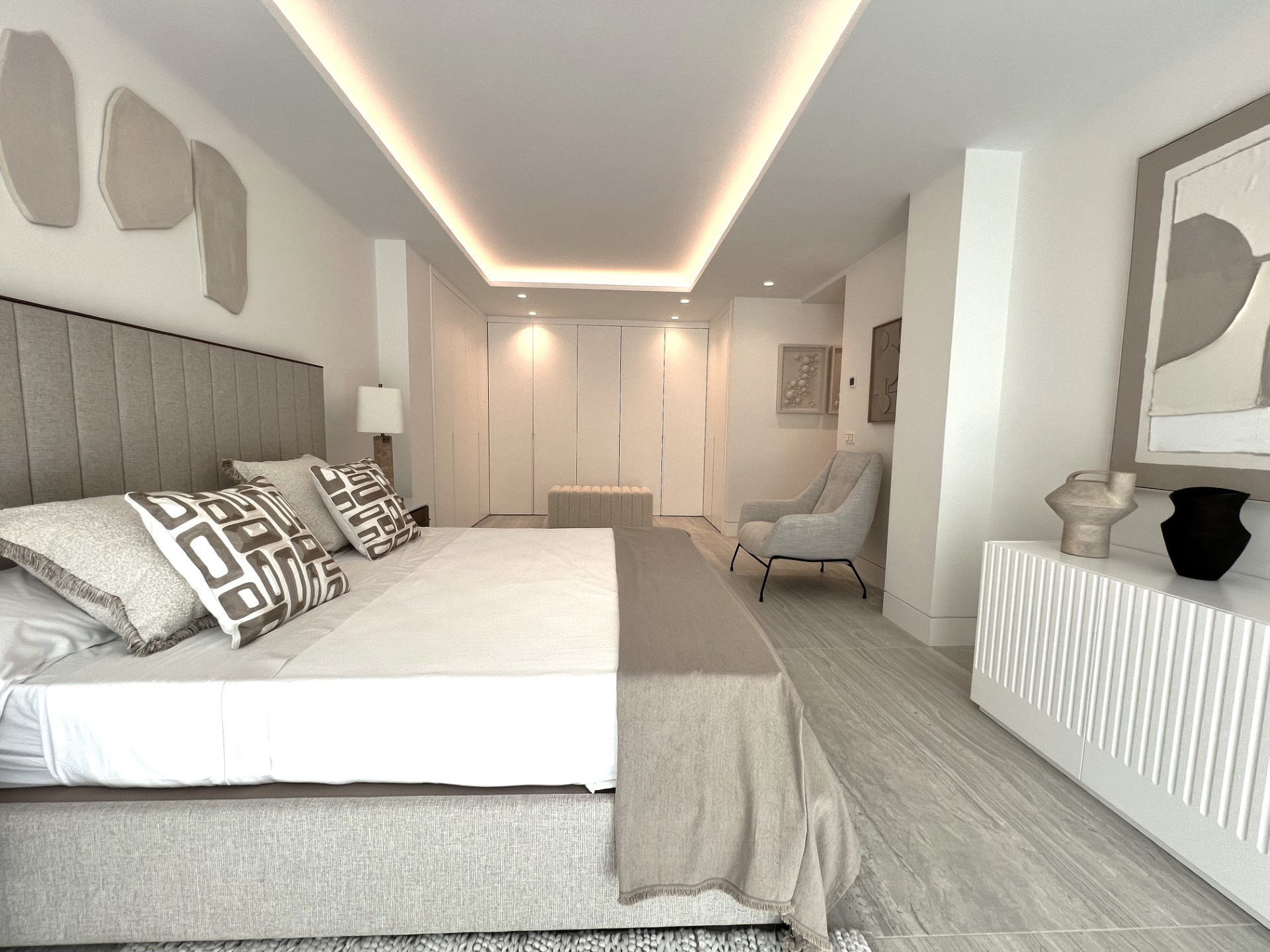 Luxurious beachfront apartment in Estepona West