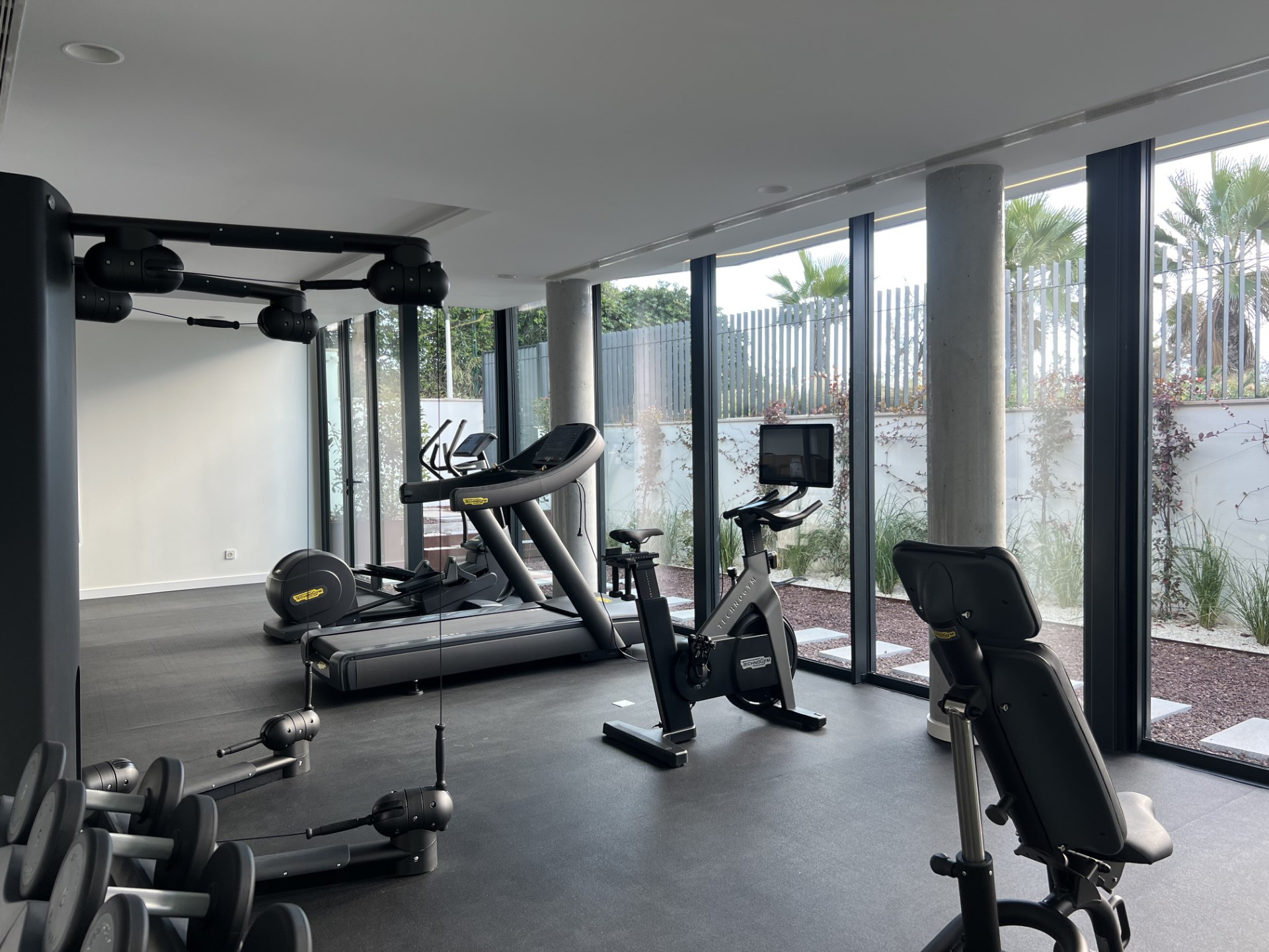 Luxurious beachfront apartment in Estepona West