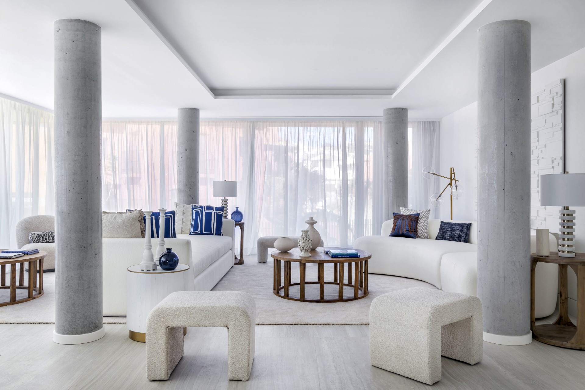 Luxurious beachfront apartment in Estepona West