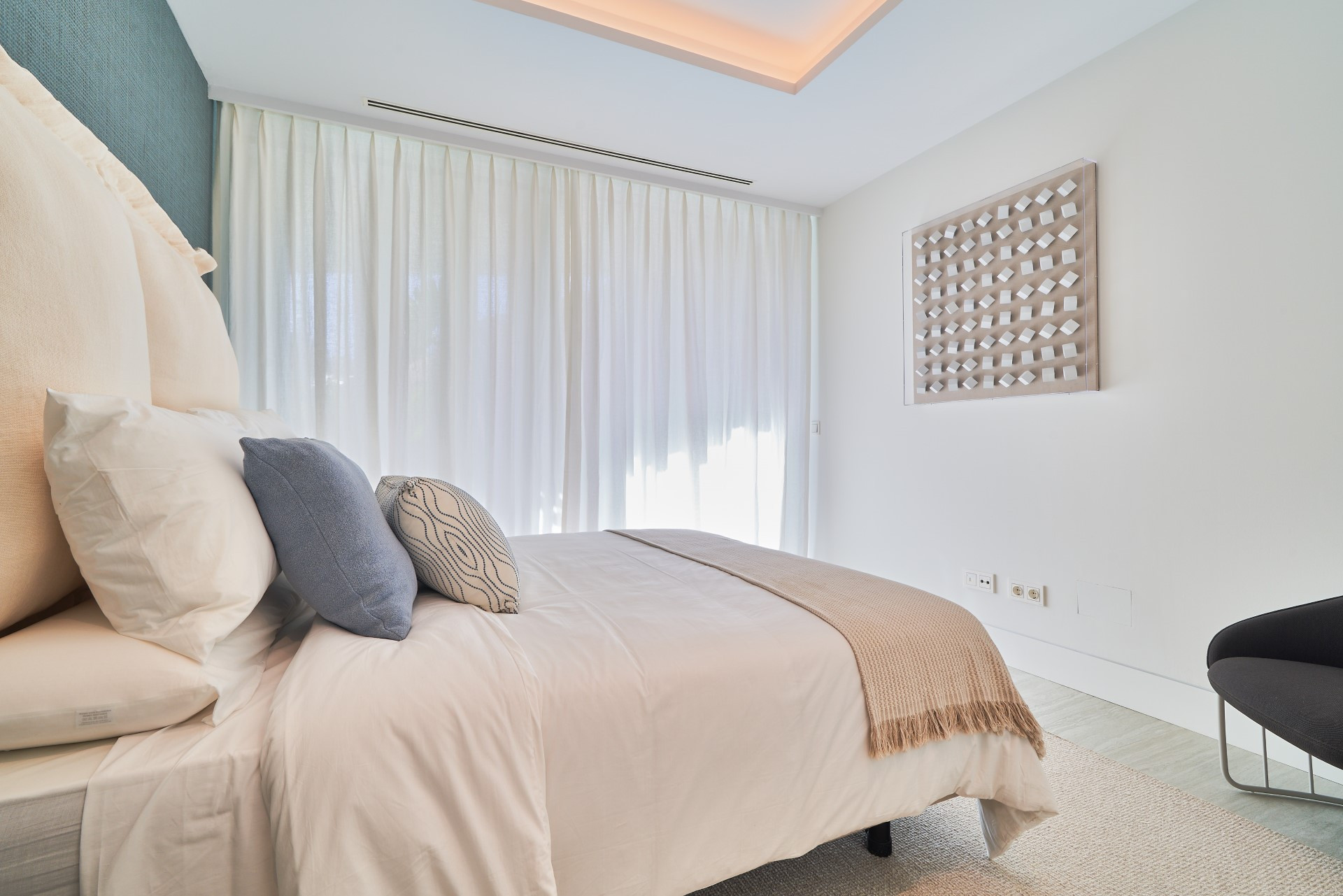 Exclusive Beachfront Apartment in Estepona West