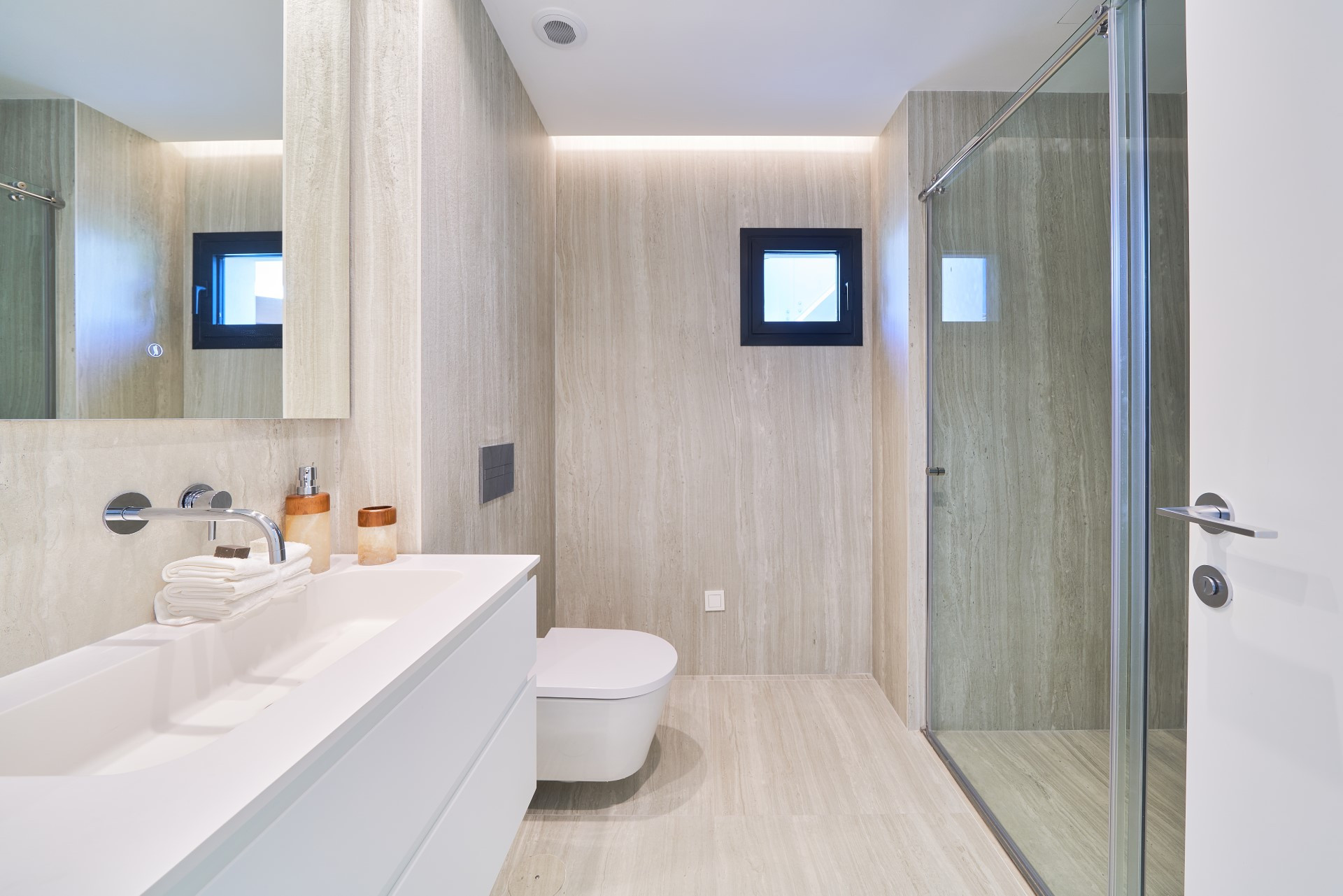 Exclusive Beachfront Apartment in Estepona West