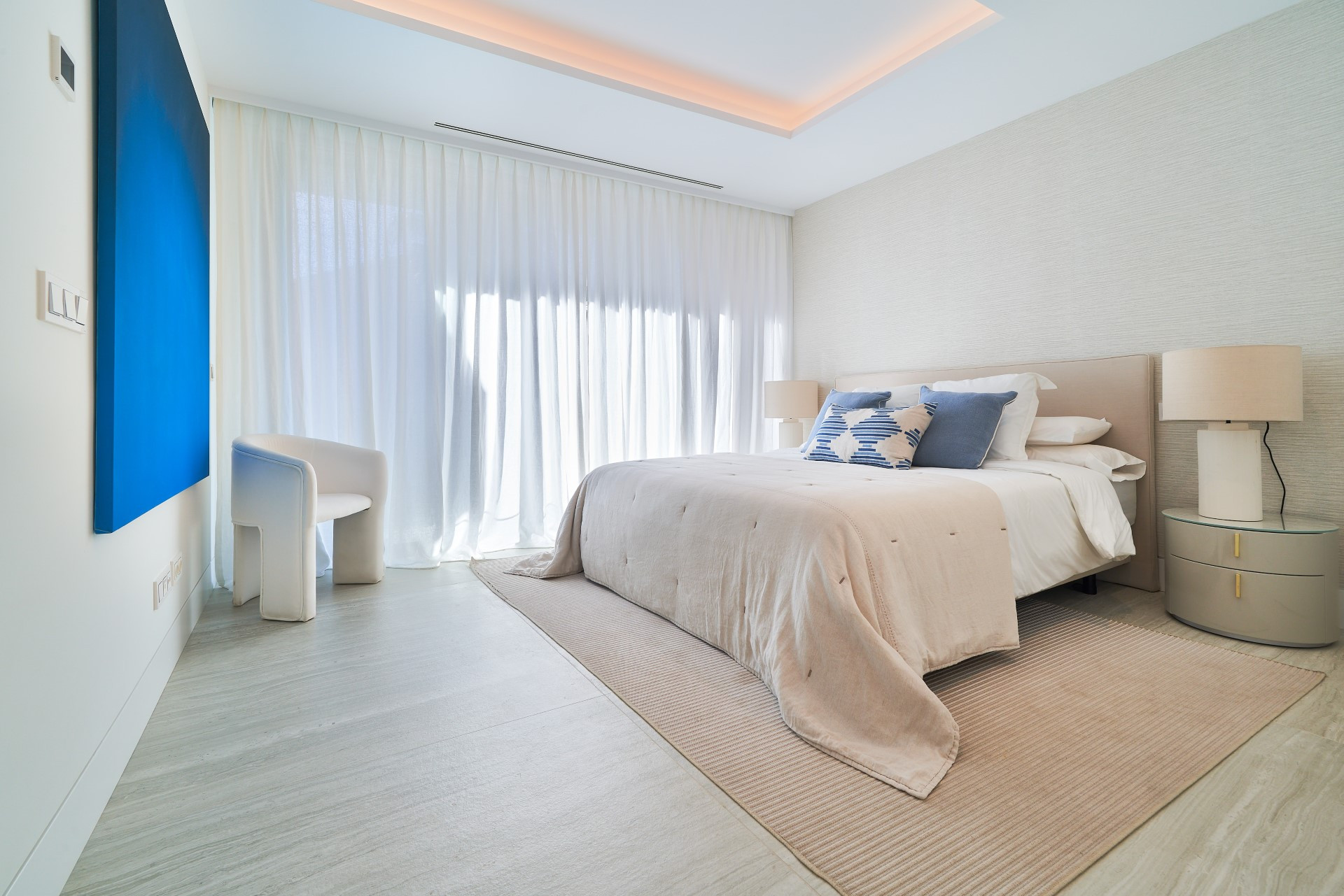 Exclusive Beachfront Apartment in Estepona West