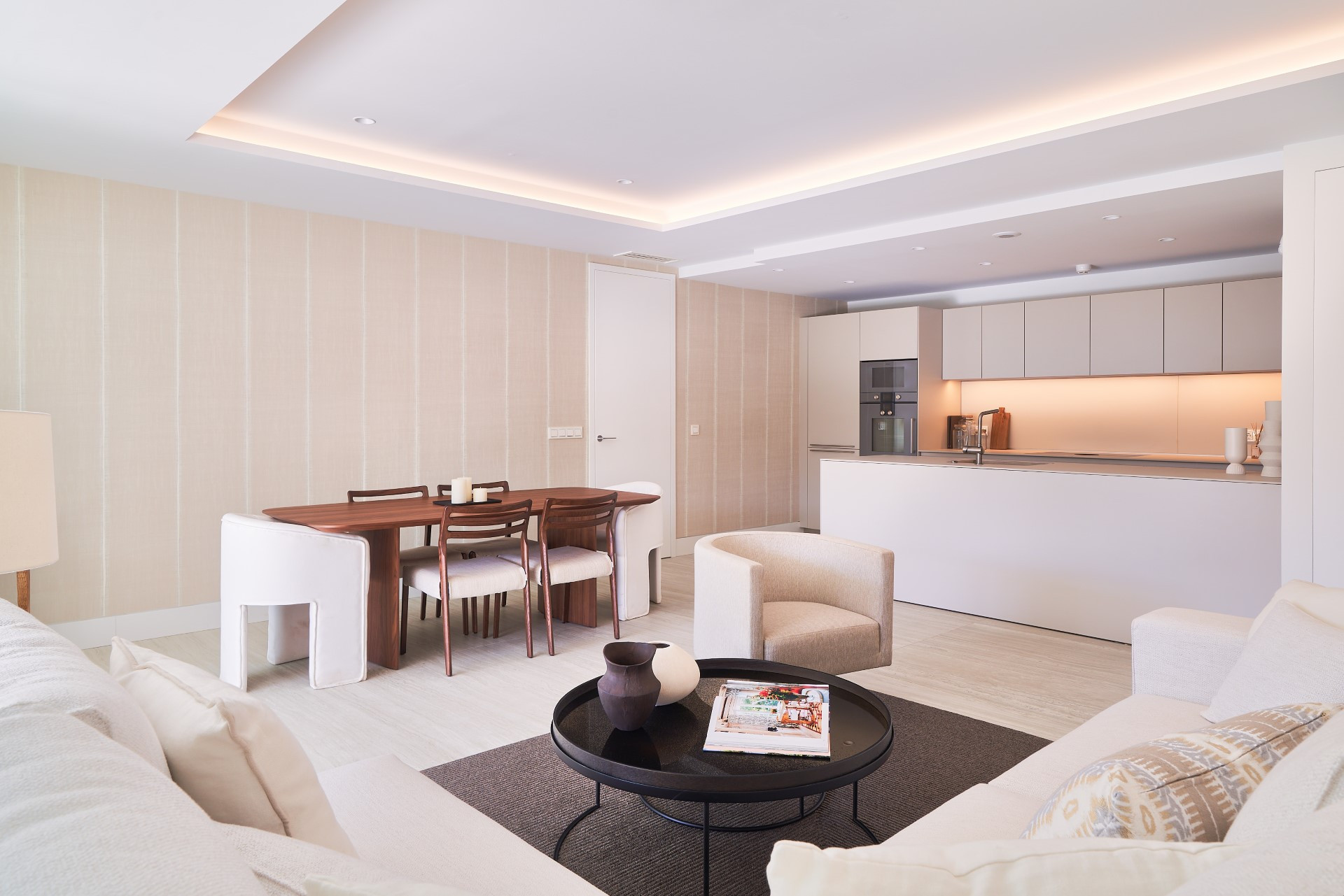 Exclusive Beachfront Apartment in Estepona West