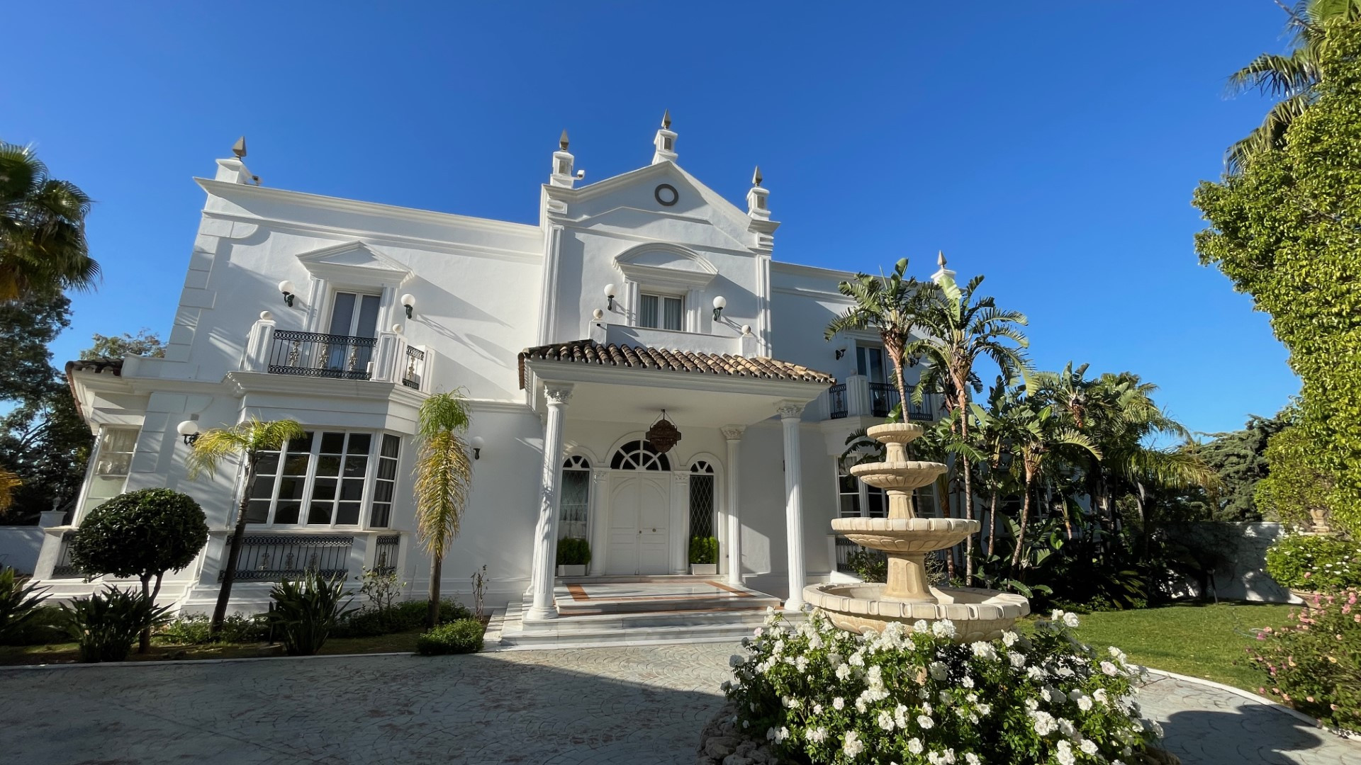 Magnífica villa de 8 dormitorios con vistas panorámicas en Mijas Pueblo