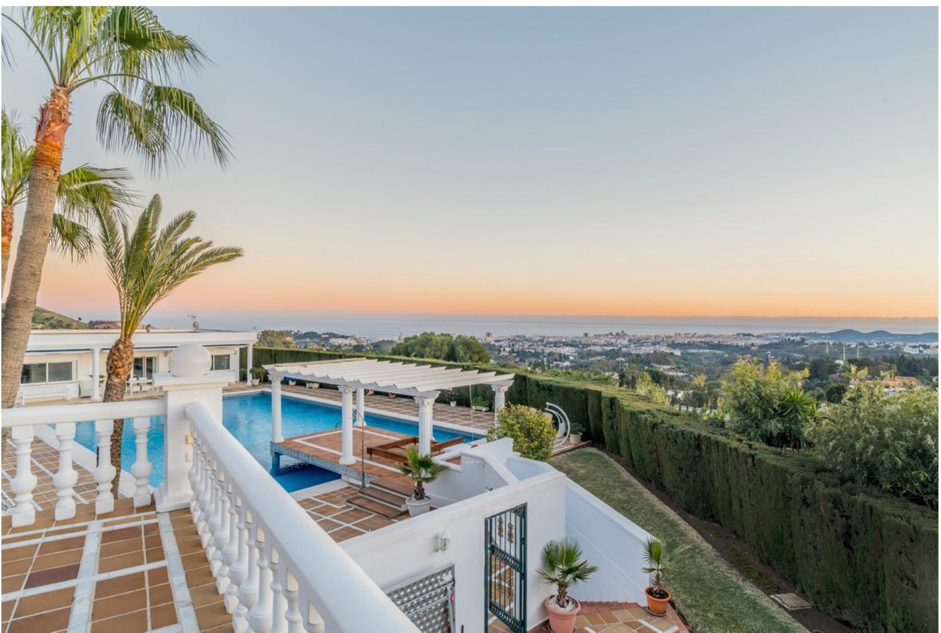 Magnífica villa de 8 dormitorios con vistas panorámicas en Mijas Pueblo