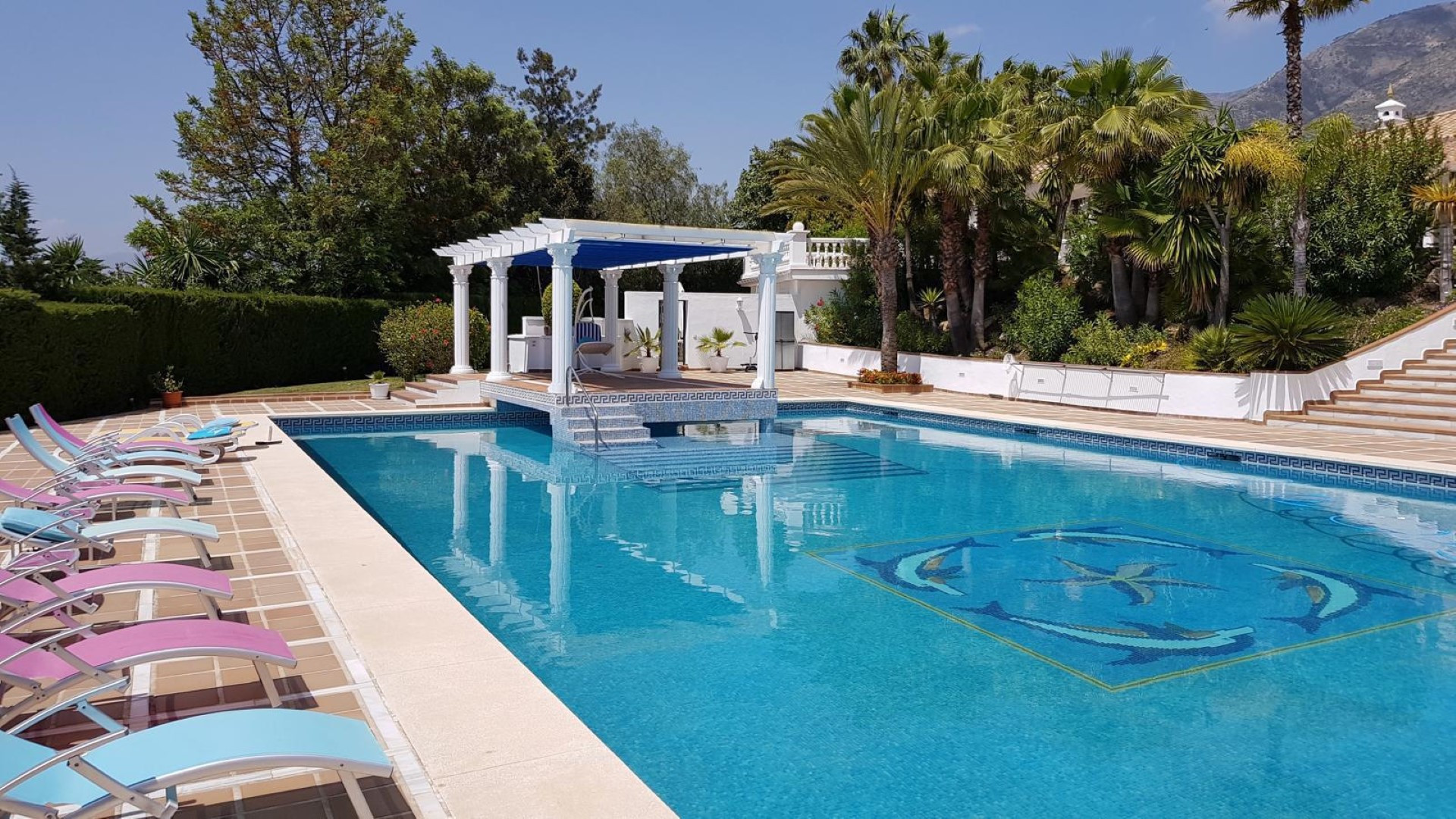 Magnífica villa de 8 dormitorios con vistas panorámicas en Mijas Pueblo