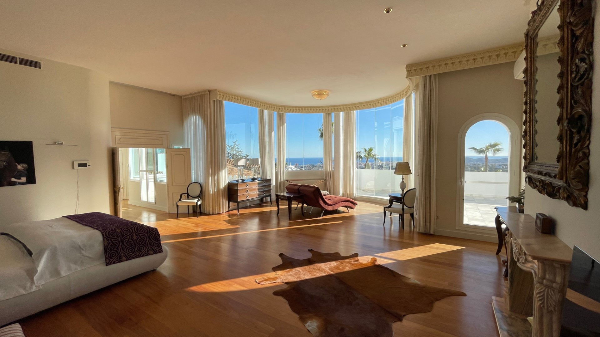 Magnífica villa de 8 dormitorios con vistas panorámicas en Mijas Pueblo