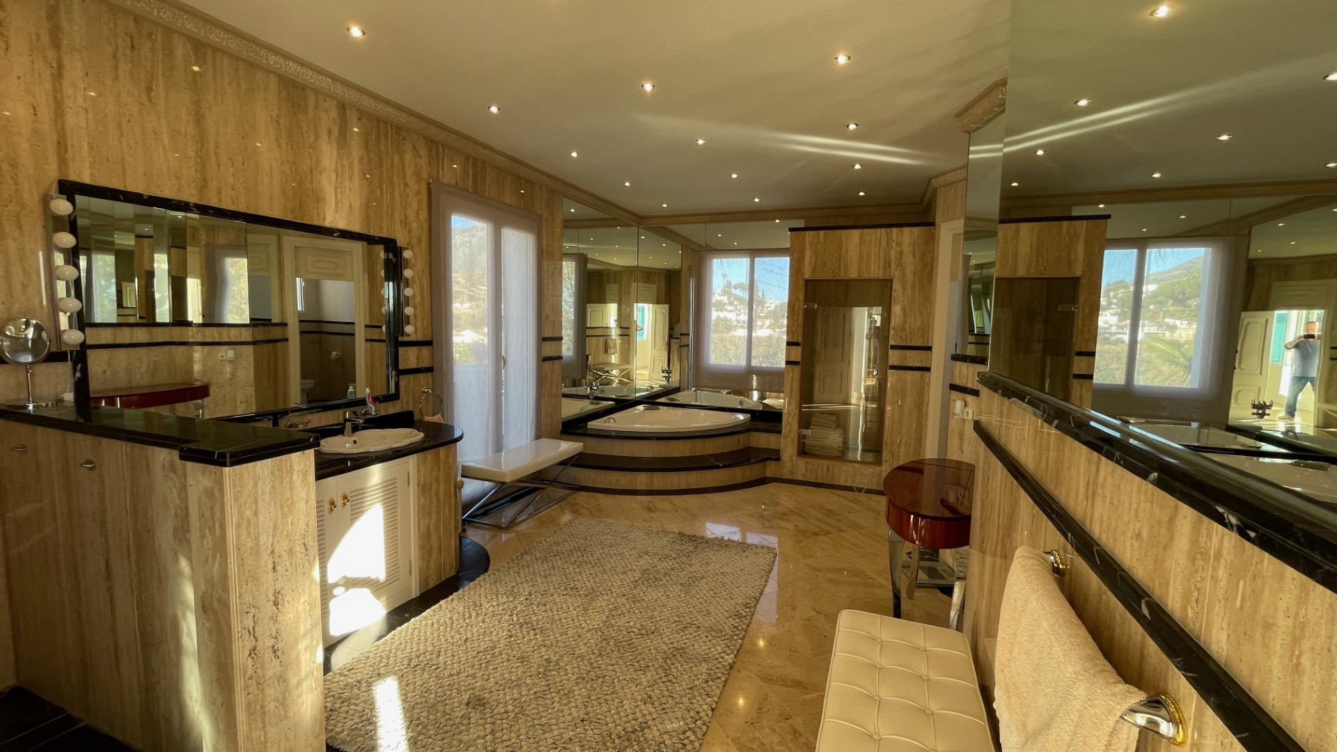 Magnífica villa de 8 dormitorios con vistas panorámicas en Mijas Pueblo