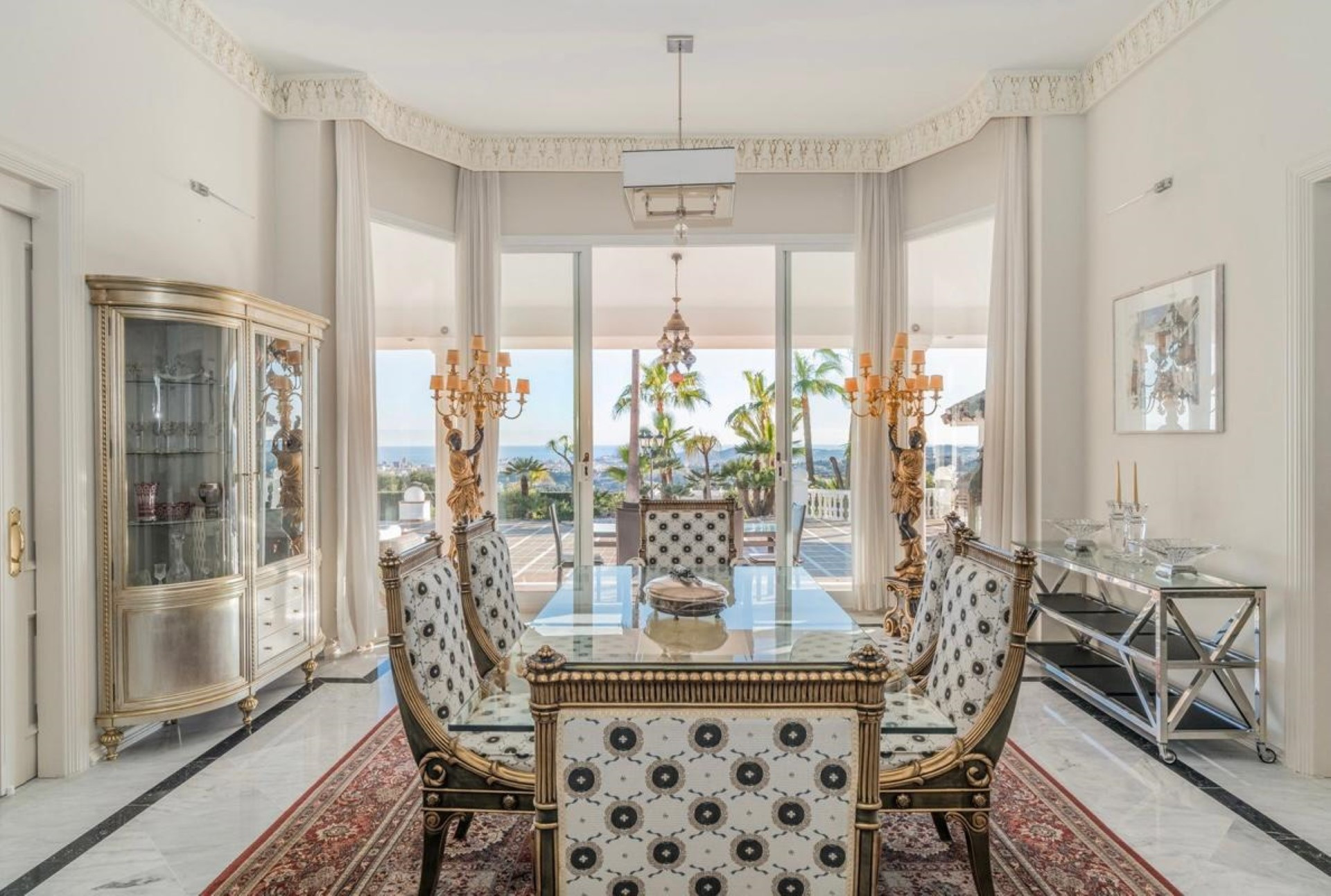 Magnífica villa de 8 dormitorios con vistas panorámicas en Mijas Pueblo