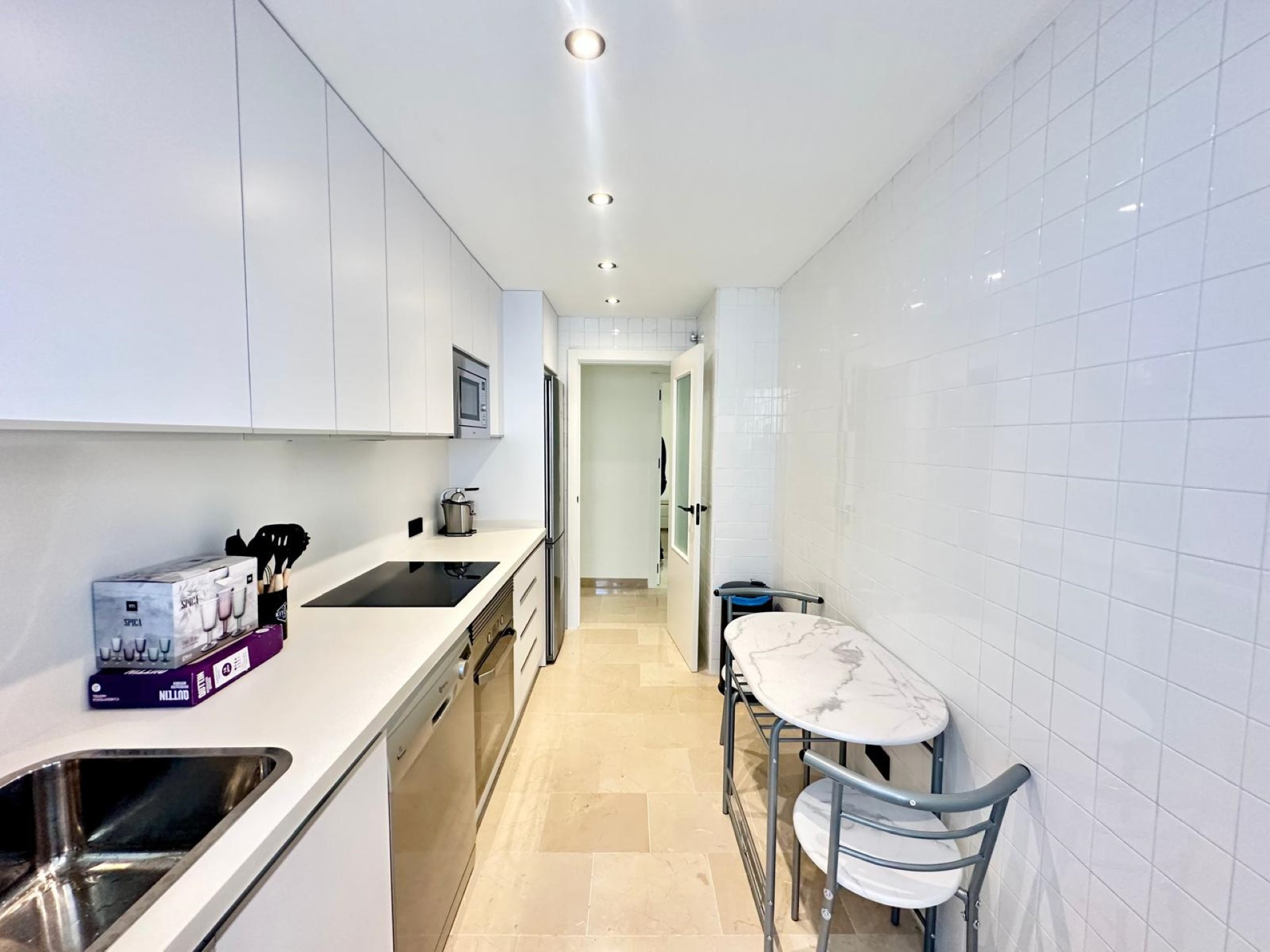 Immaculate 2 bedroom apartment in Guadalcantara, San Pedro town center