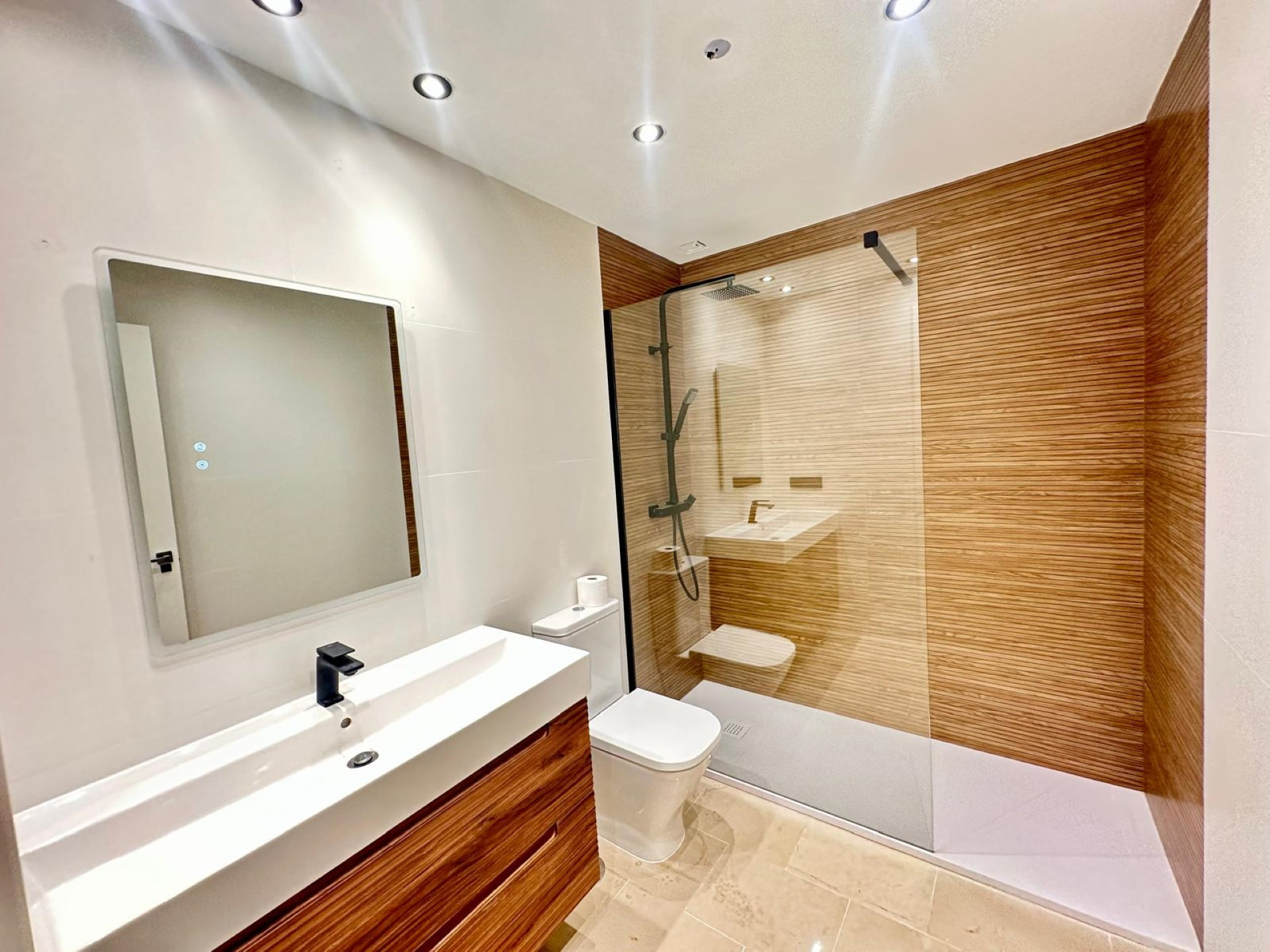 Immaculate 2 bedroom apartment in Guadalcantara, San Pedro town center
