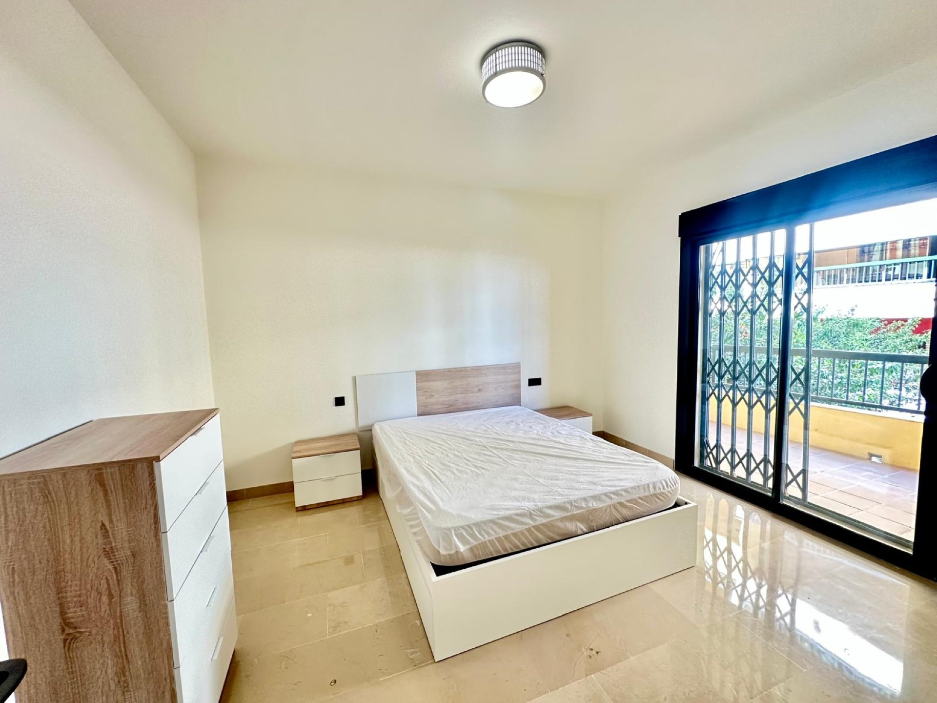 Immaculate 2 bedroom apartment in Guadalcantara, San Pedro town center