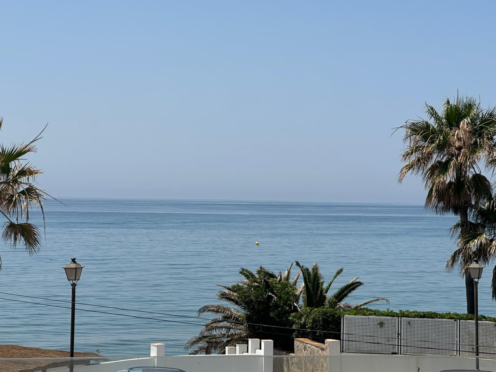 Villa contemporánea de 5 dormitorios en Marbesa, Marbella Este