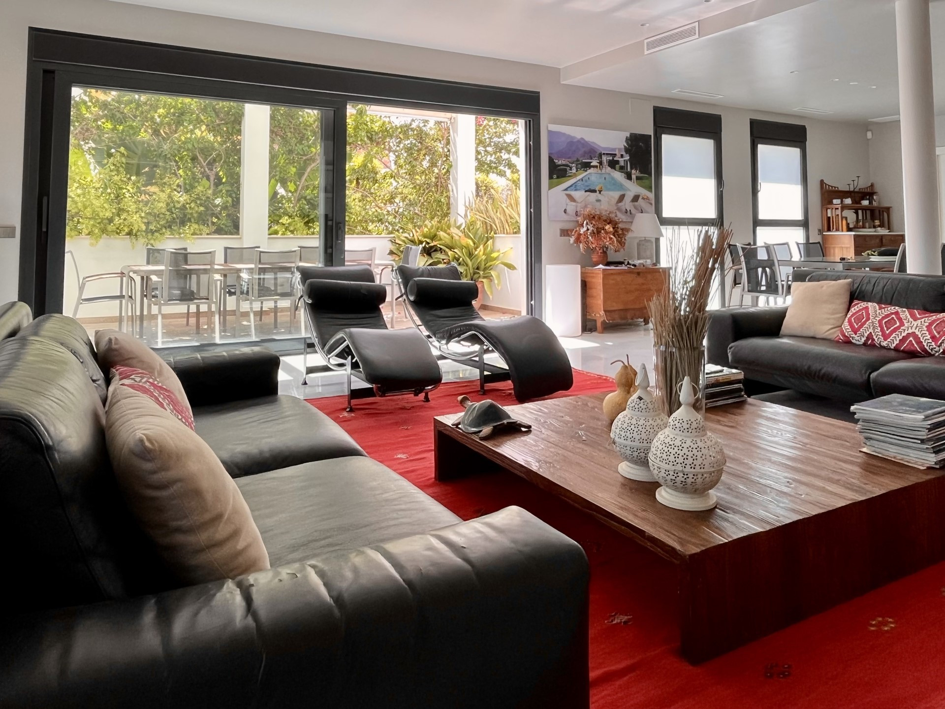 Villa contemporánea de 5 dormitorios en Marbesa, Marbella Este