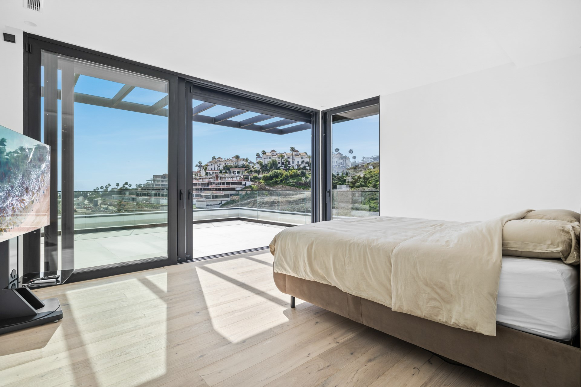Contemporary Villa in La Alqueria, Benahavis