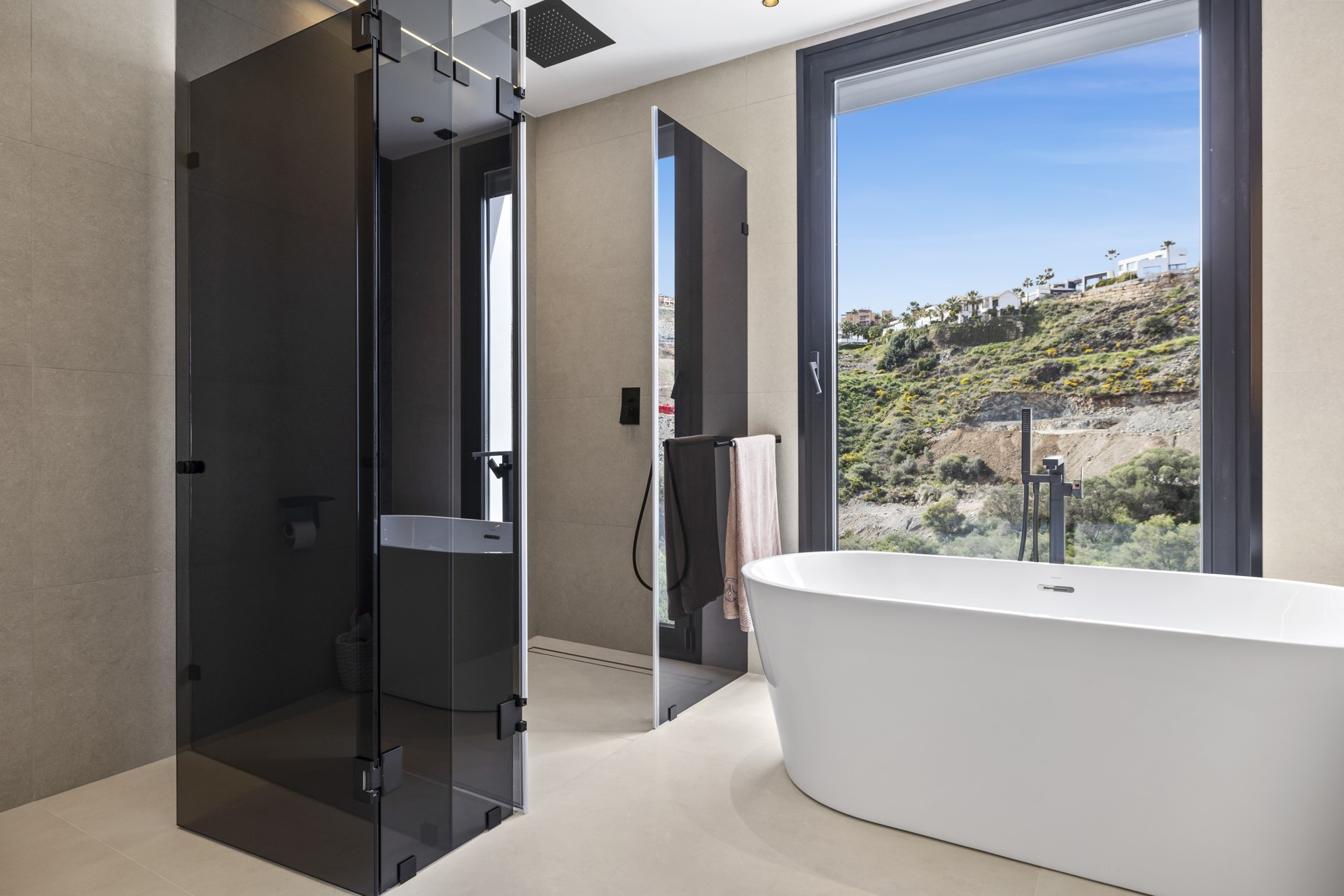 Contemporary Villa in La Alqueria, Benahavis
