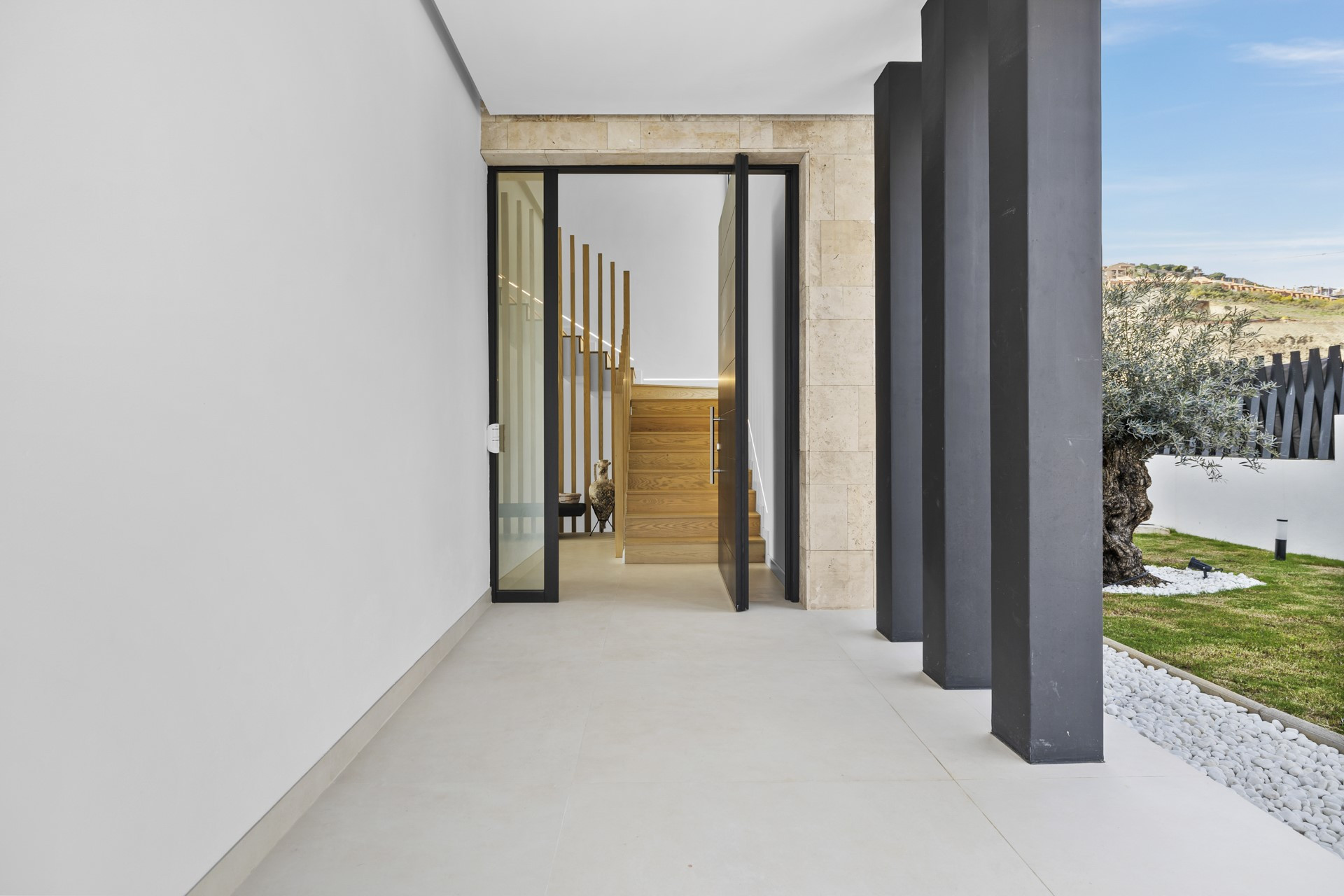 Contemporary Villa in La Alqueria, Benahavis