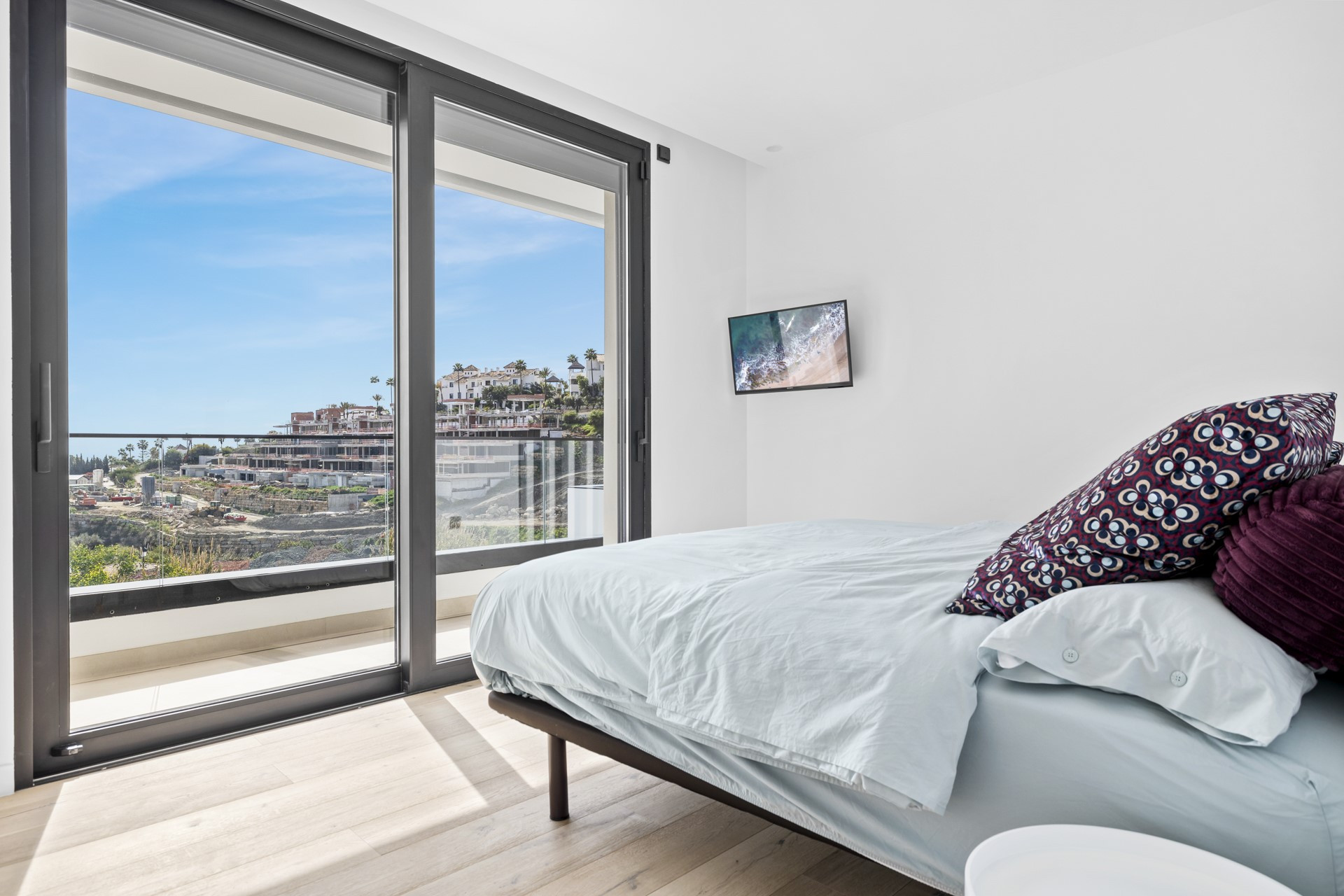 Contemporary Villa in La Alqueria, Benahavis