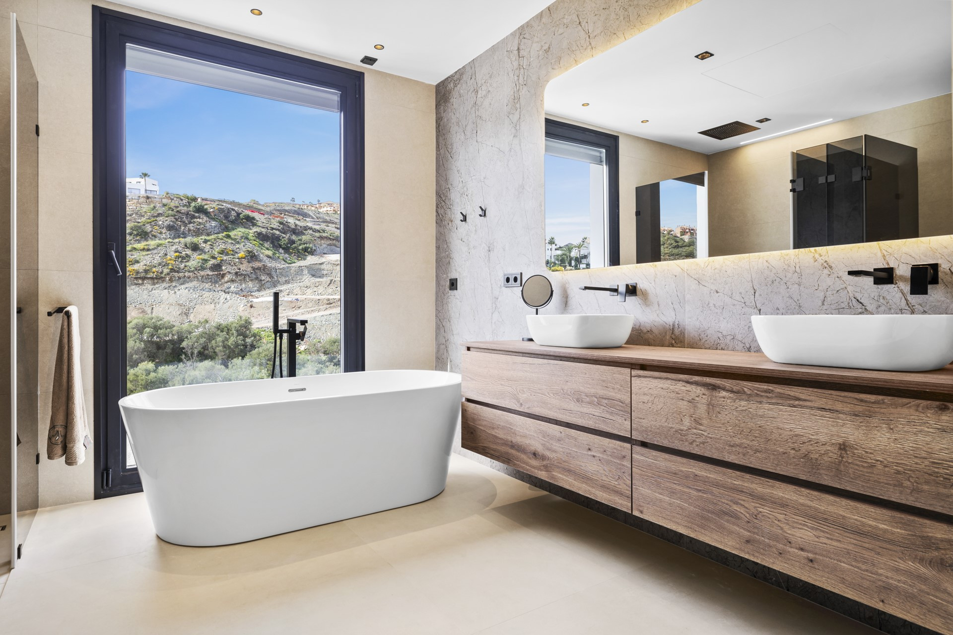Contemporary Villa in La Alqueria, Benahavis