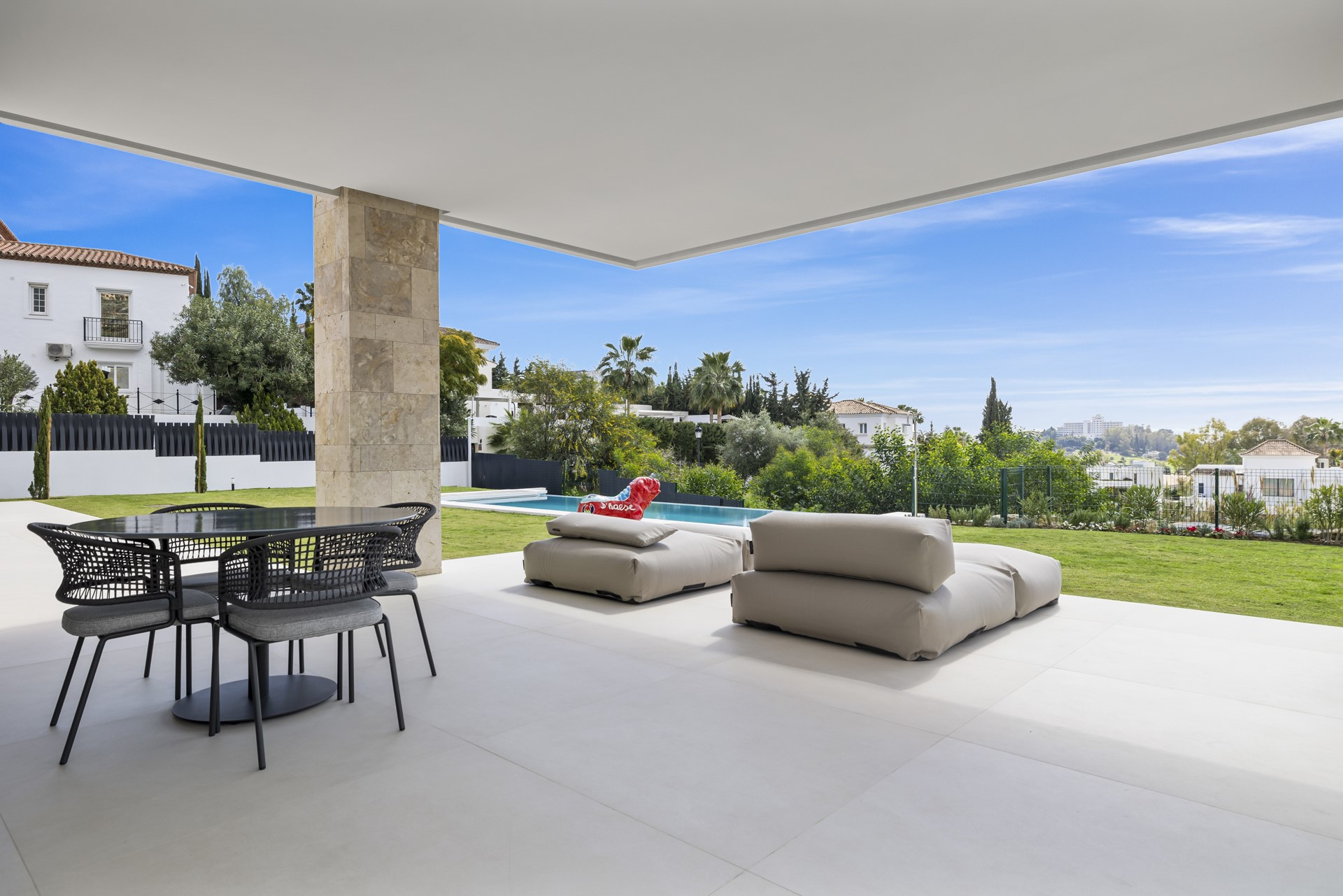 Contemporary Villa in La Alqueria, Benahavis
