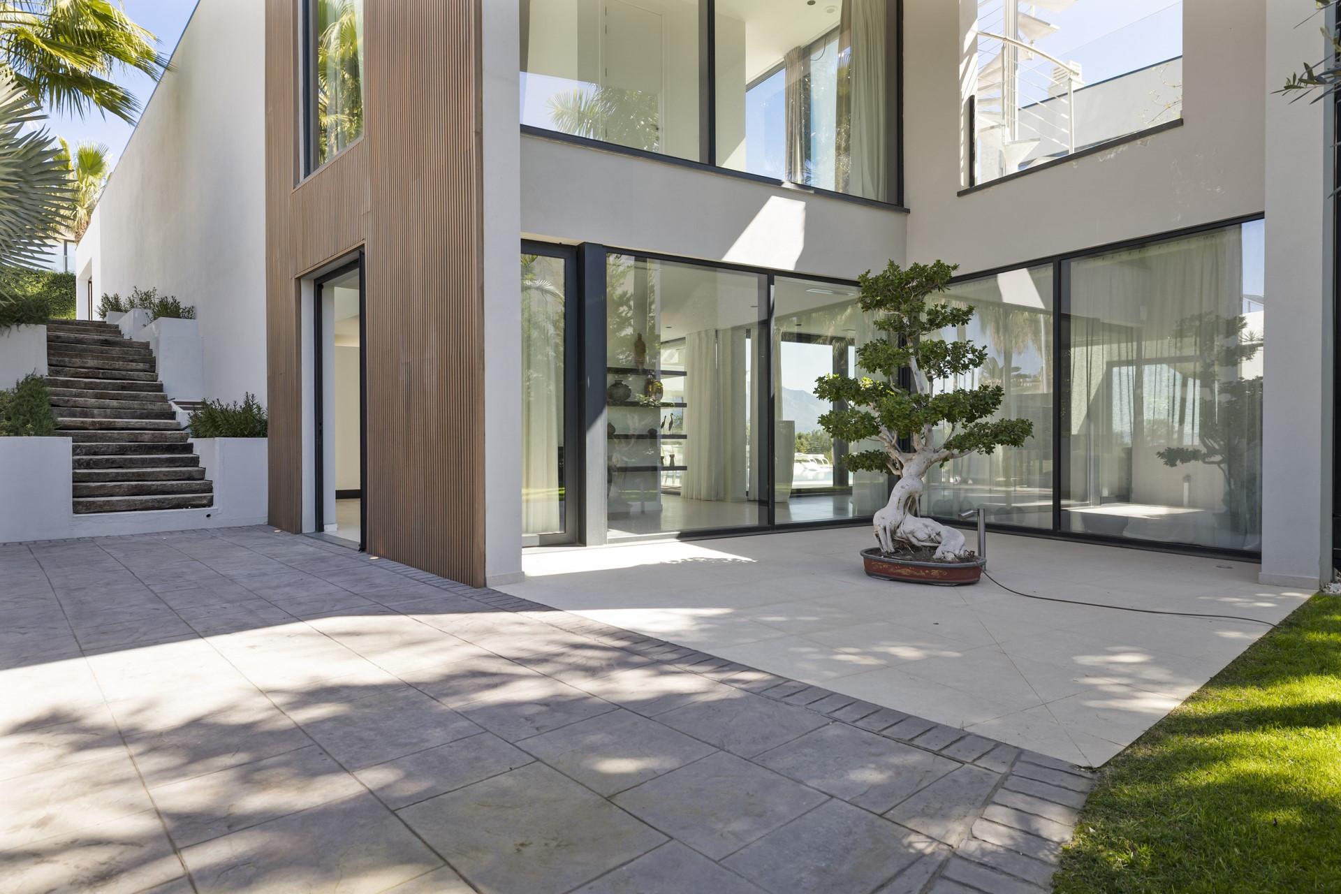 Contemporary villa in La Alquería, Benahavís