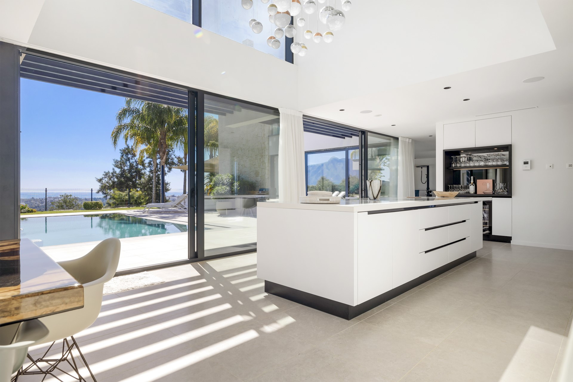 Contemporary villa in La Alquería, Benahavís