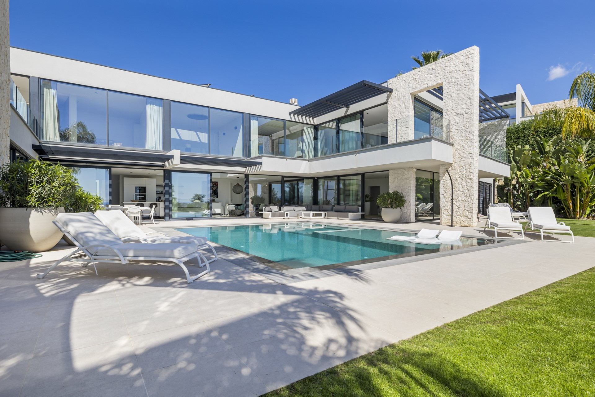 Contemporary villa in La Alquería, Benahavís