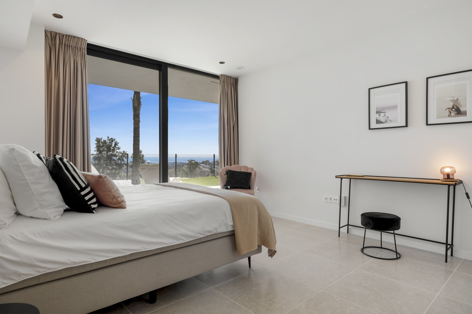Contemporary villa in La Alquería, Benahavís