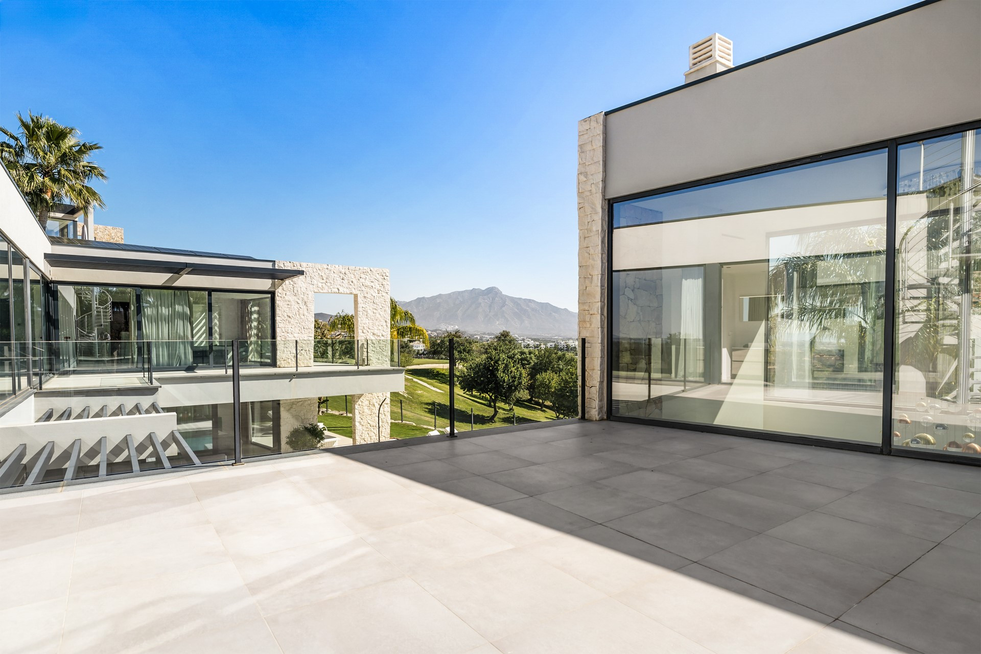 Contemporary villa in La Alquería, Benahavís