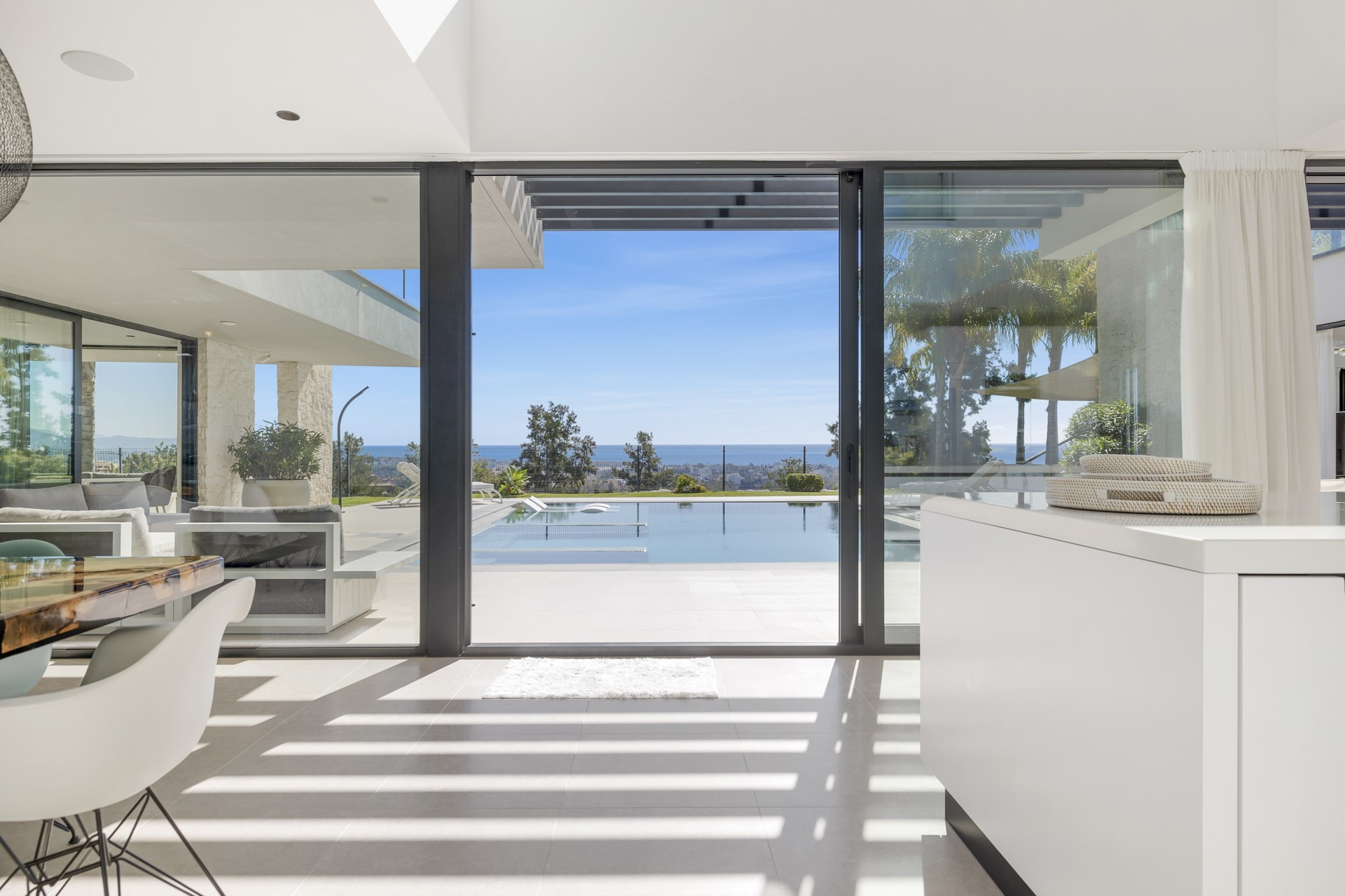 Contemporary villa in La Alquería, Benahavís