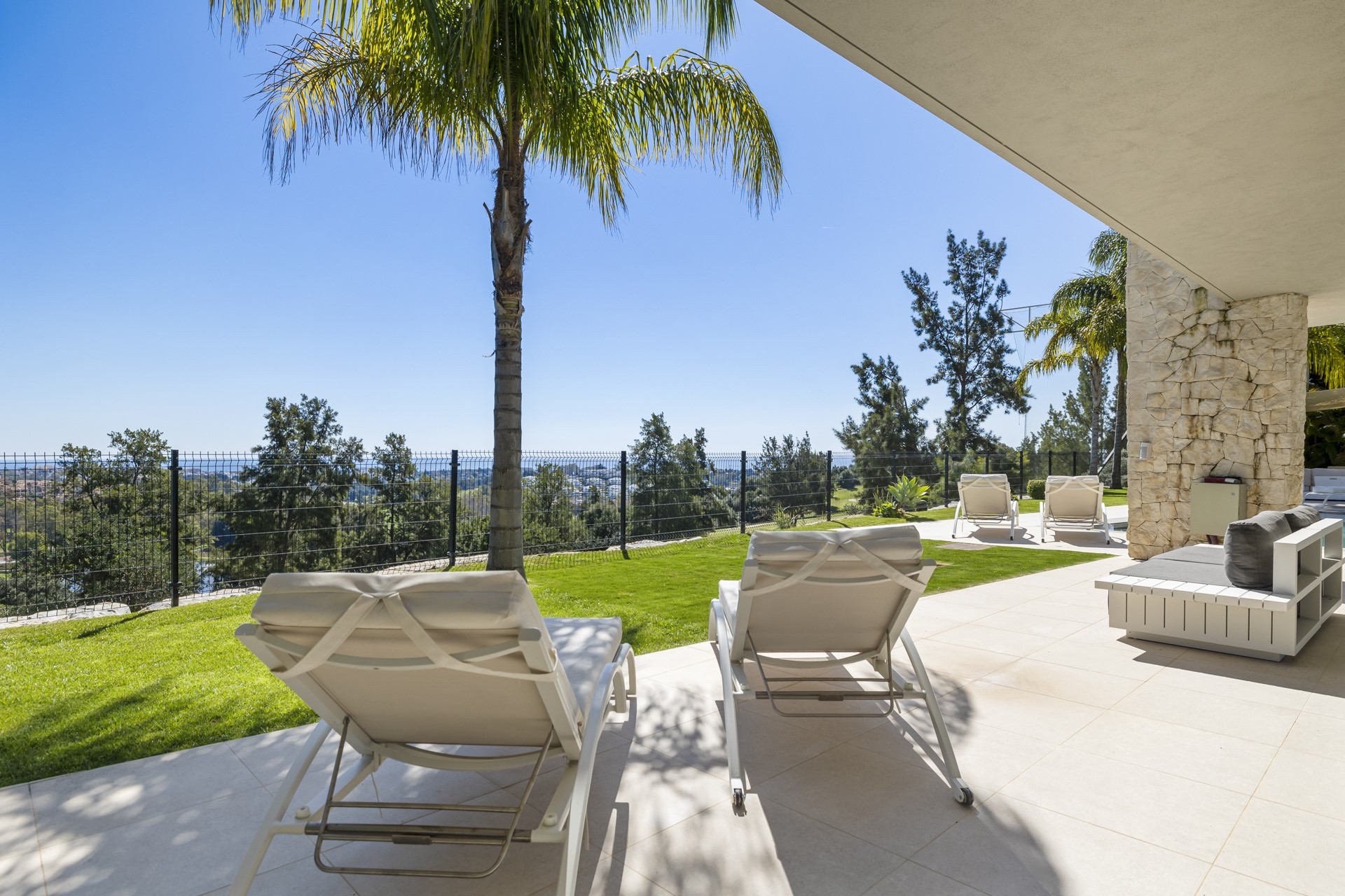 Contemporary villa in La Alquería, Benahavís