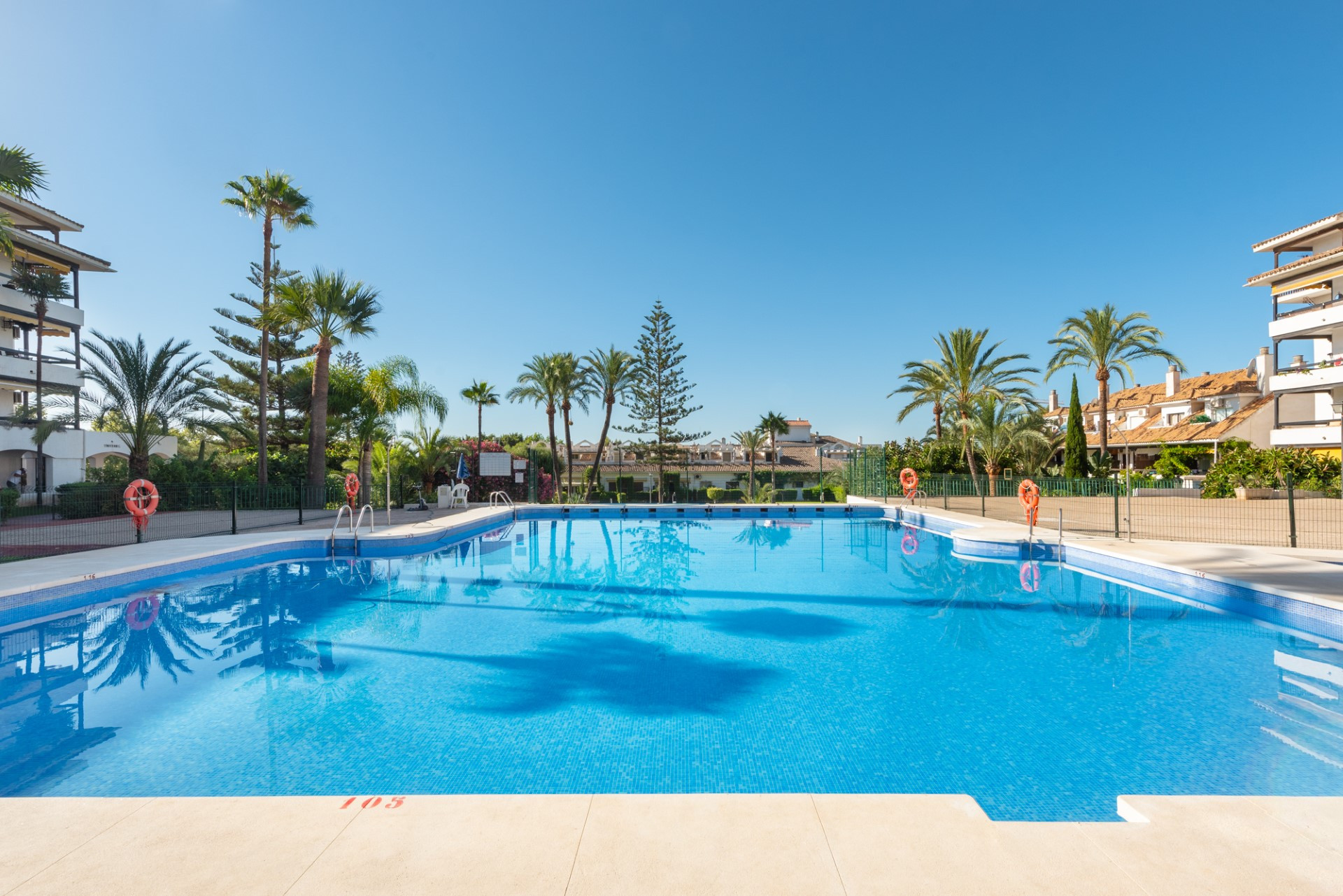 Elegant 2-Bedroom Ground Floor Apartment in La Carolina, Marbella Golden Mile