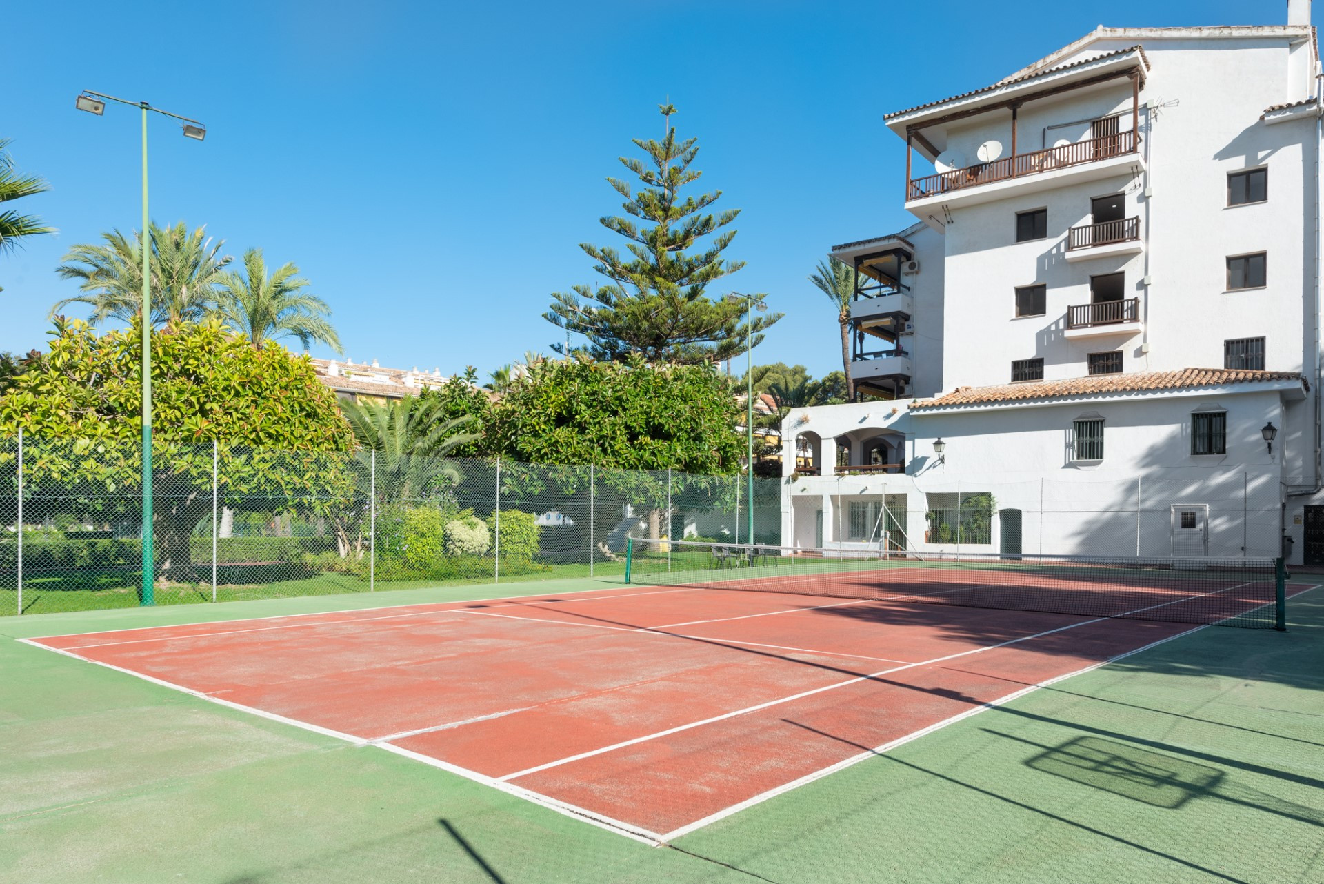 Elegant 2-Bedroom Ground Floor Apartment in La Carolina, Marbella Golden Mile