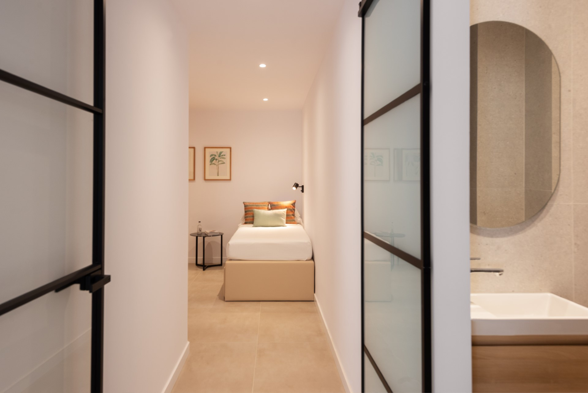 Elegant 2-Bedroom Ground Floor Apartment in La Carolina, Marbella Golden Mile