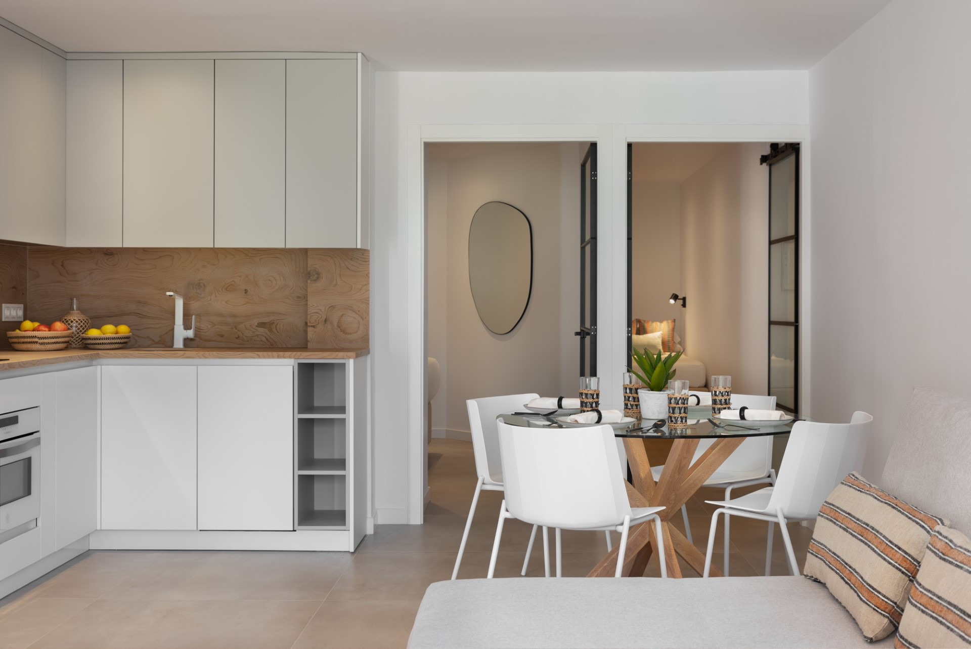 Elegant 2-Bedroom Ground Floor Apartment in La Carolina, Marbella Golden Mile
