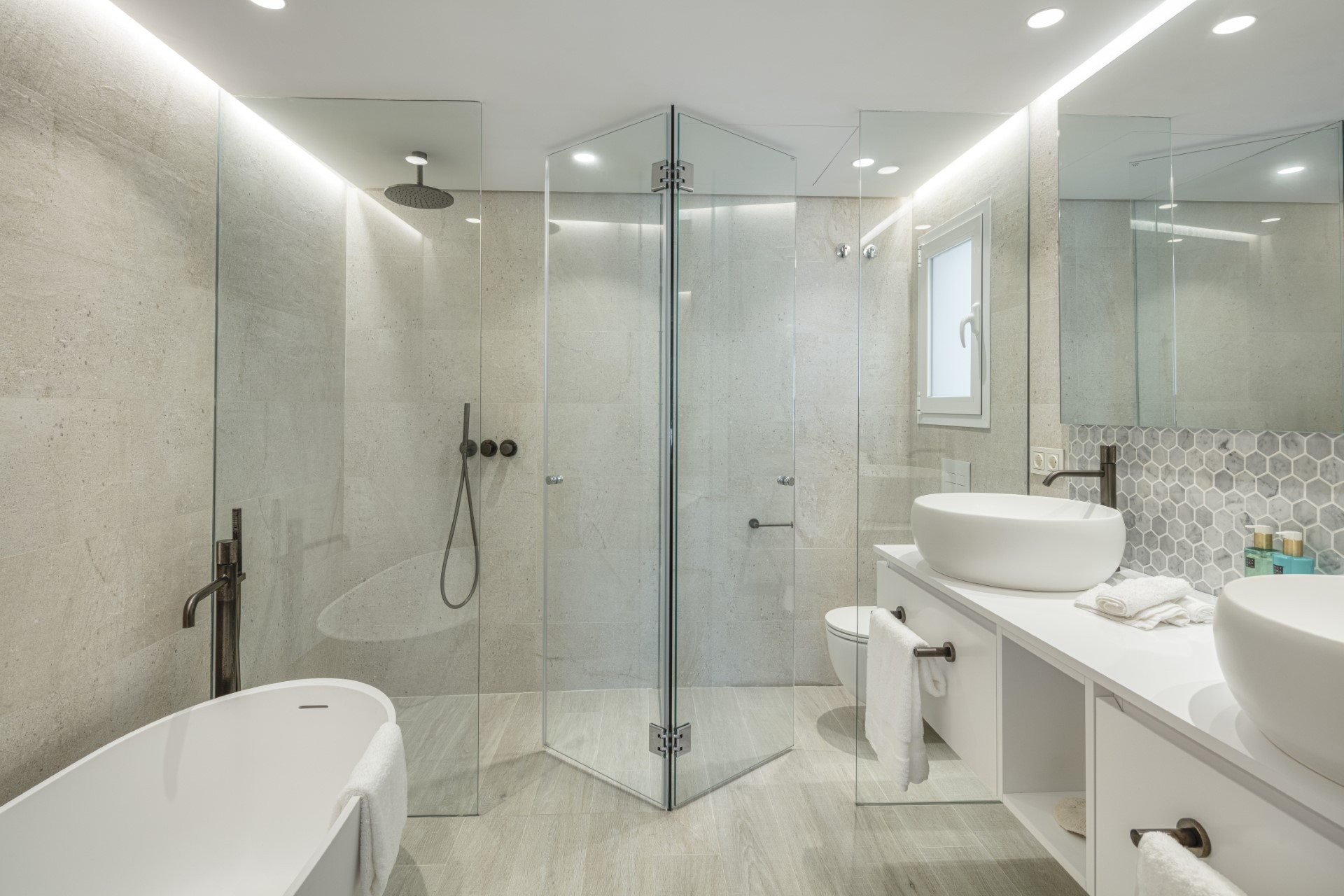 Unique apartment in Marina Puente Romano, Marbella Golden Mile