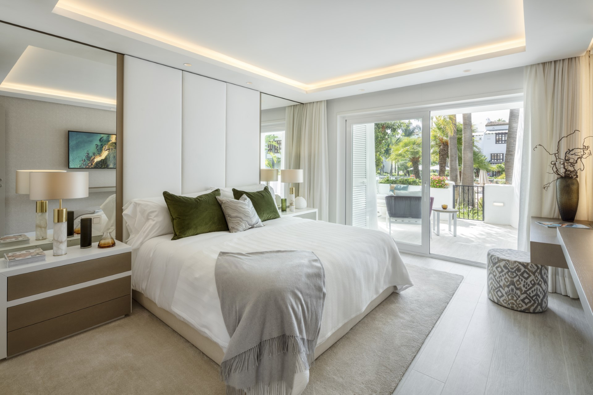 Unique apartment in Marina Puente Romano, Marbella Golden Mile