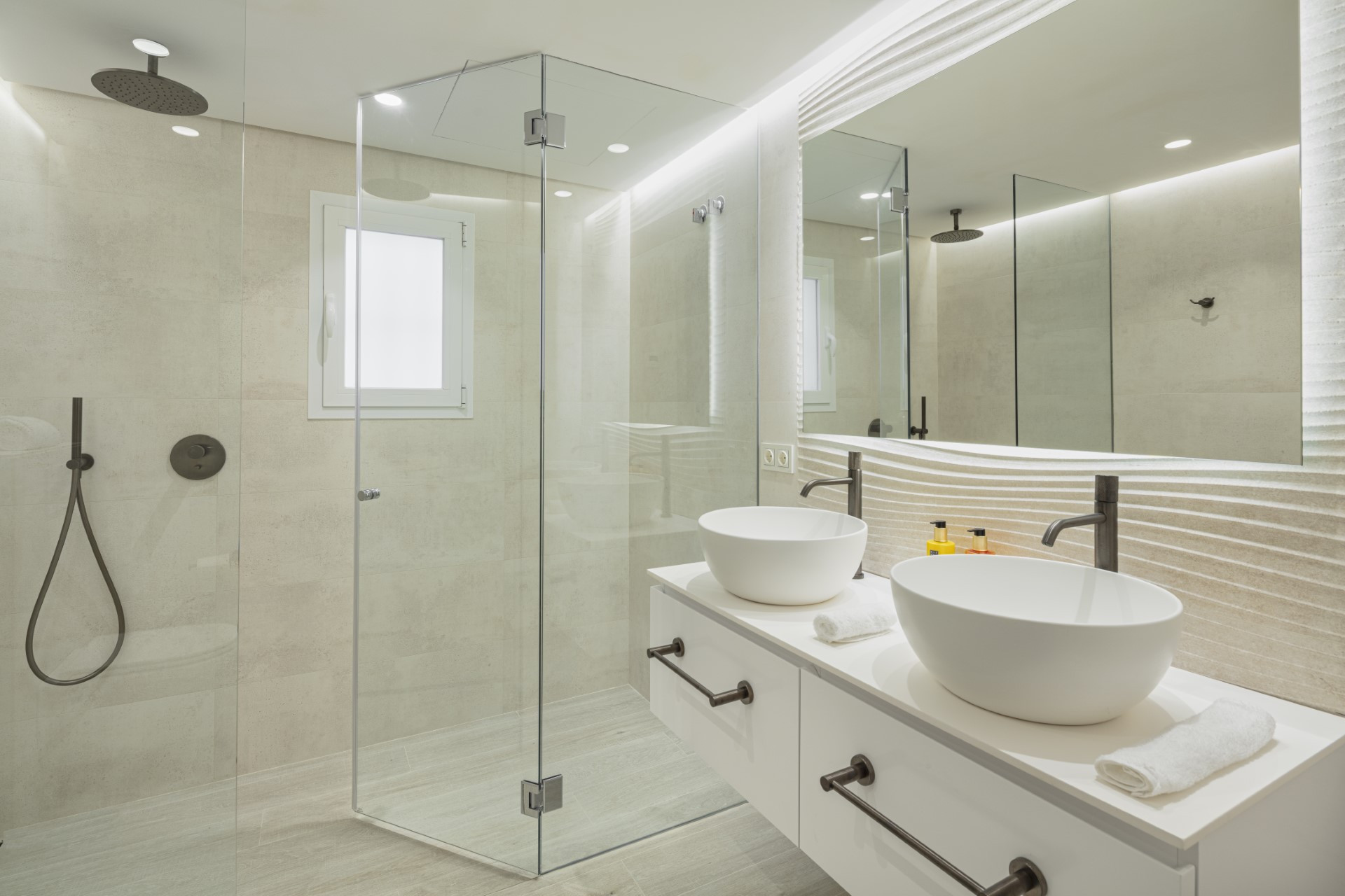 Unique apartment in Marina Puente Romano, Marbella Golden Mile