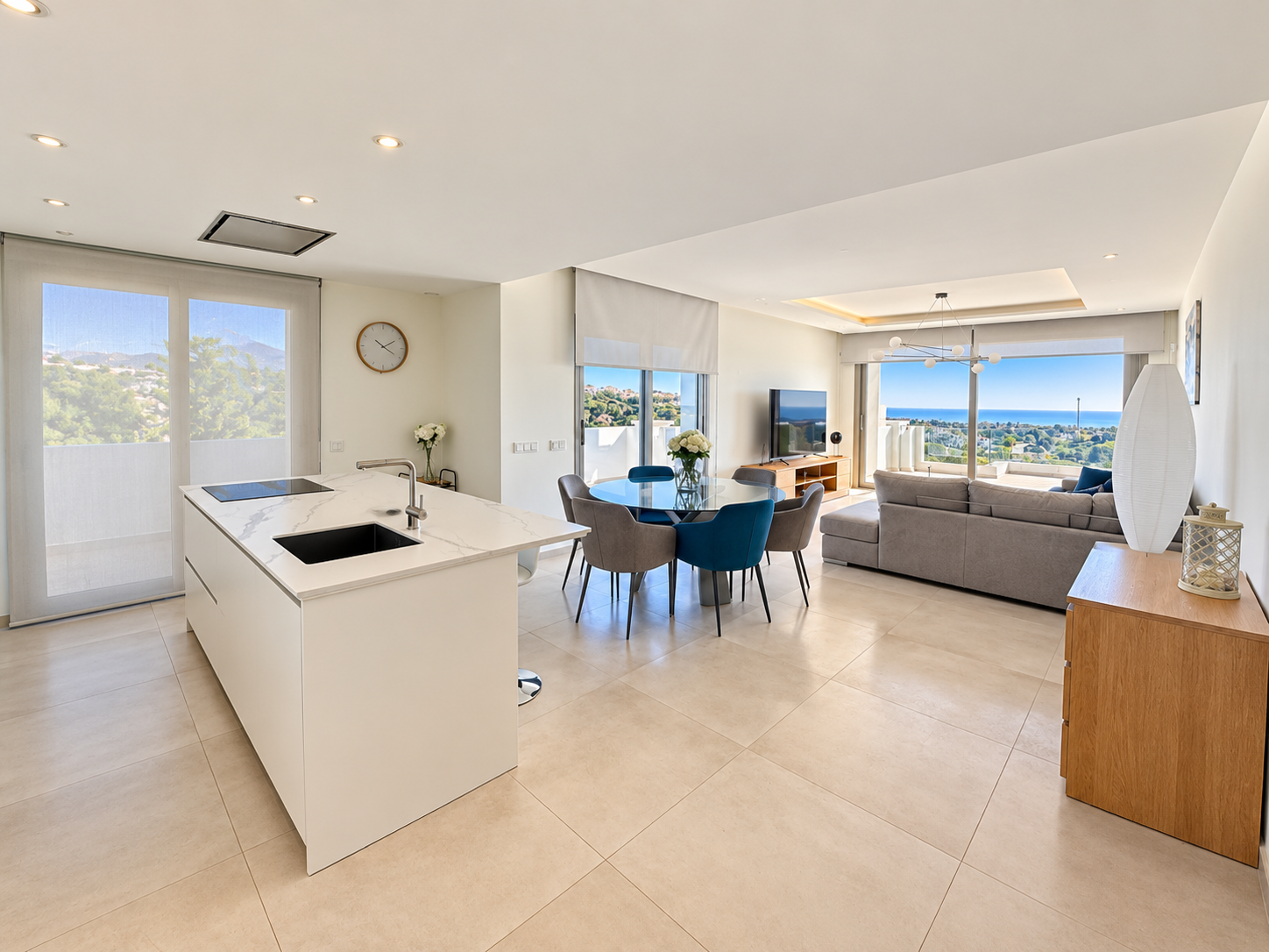 Luxury 3 bedroom apartment with spectacular views in 9 Lions Residences, Nueva Andalucia