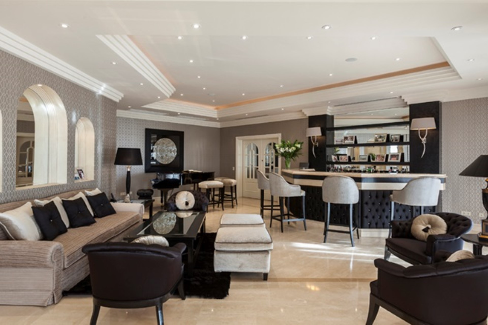 Magnificent frontline beach luxury villa within the exclusive Marbella Club