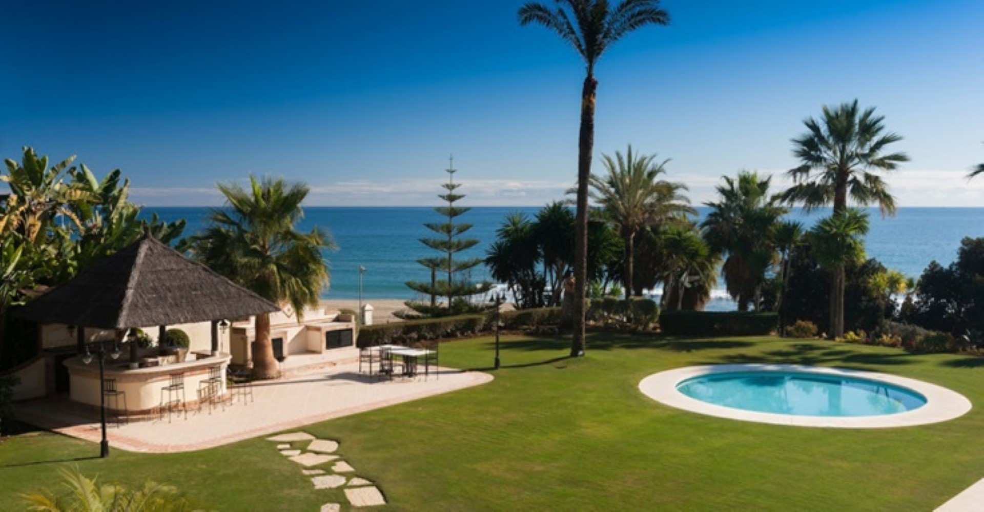 Magnificent frontline beach luxury villa within the exclusive Marbella Club