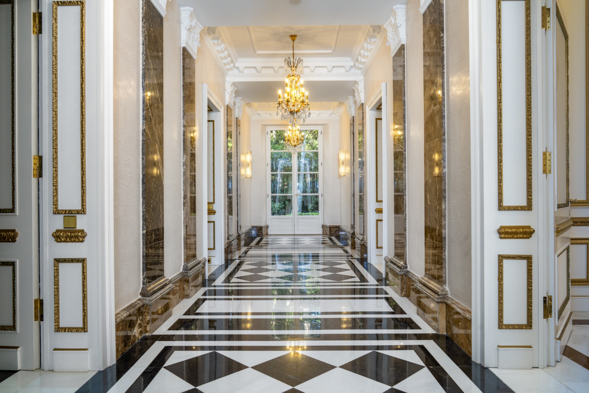 Oppulento villa de 8 dormitorios en Rocio de Nagüeles, Marbella Milla de Oro