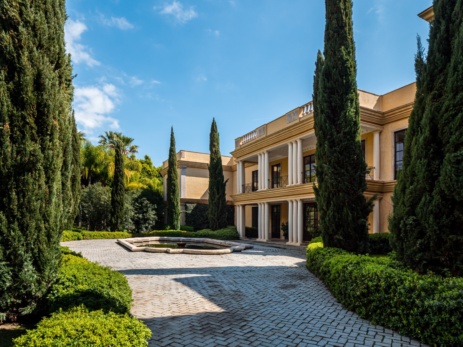 Opulent 8 bedroom villa in Rocio de Nagüeles, Marbella Golden Mile