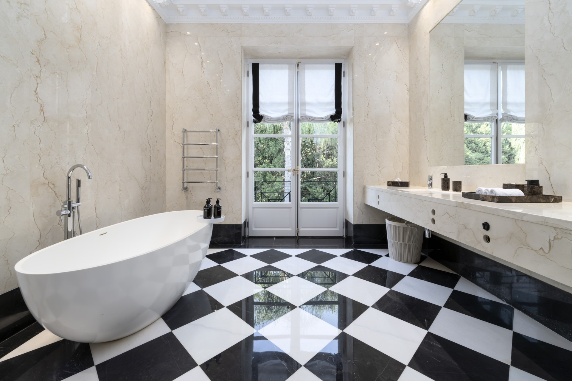 Oppulento villa de 8 dormitorios en Rocio de Nagüeles, Marbella Milla de Oro