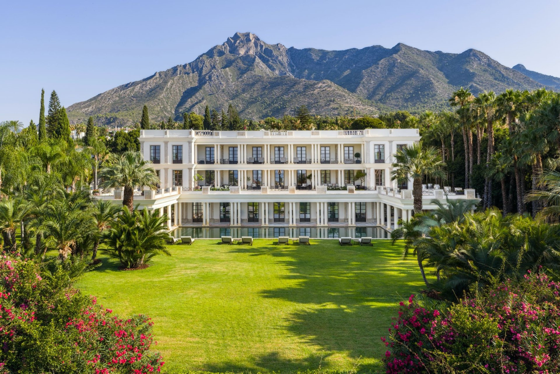 Opulent 8 bedroom villa in Rocio de Nagüeles, Marbella Golden Mile