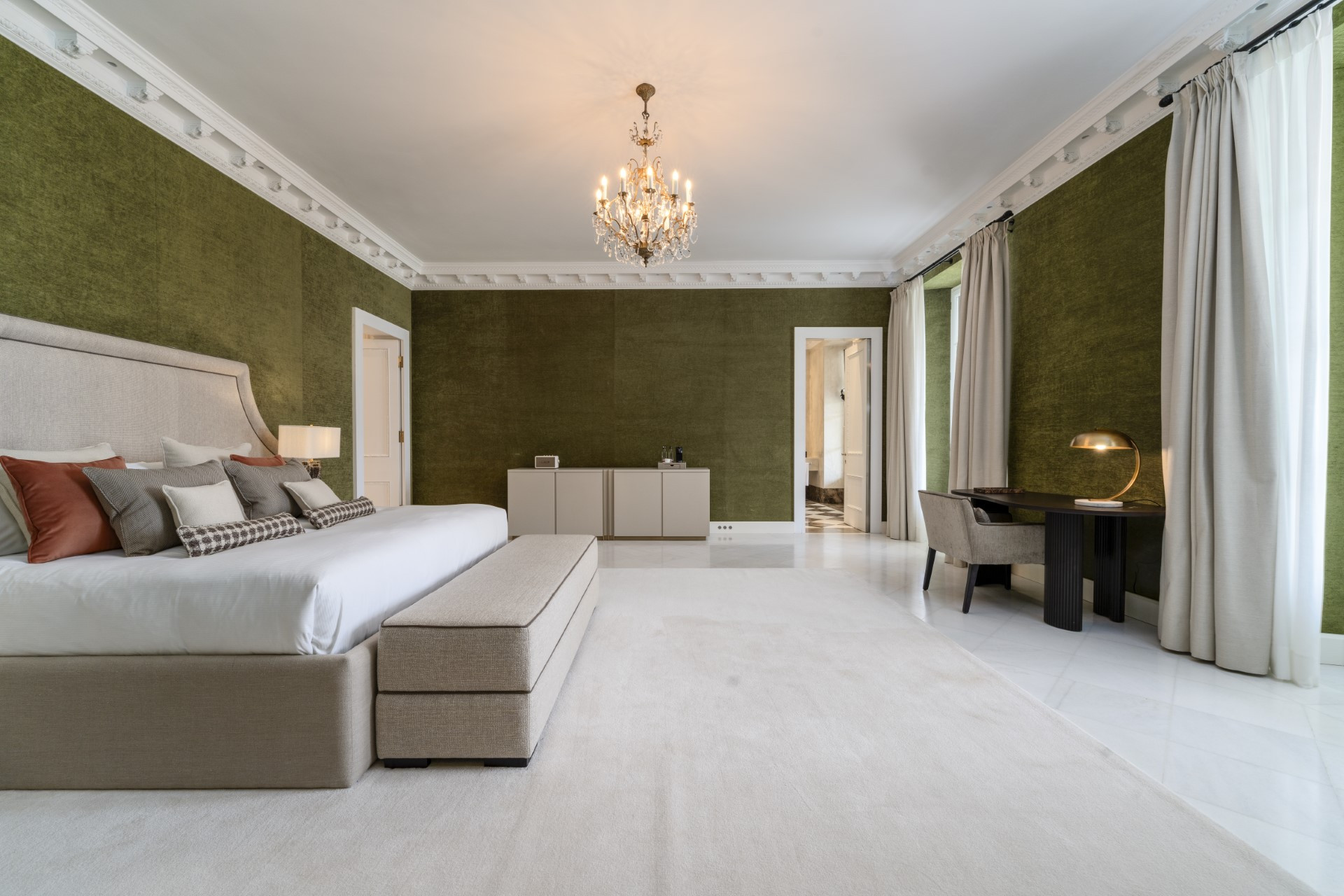 Oppulento villa de 8 dormitorios en Rocio de Nagüeles, Marbella Milla de Oro