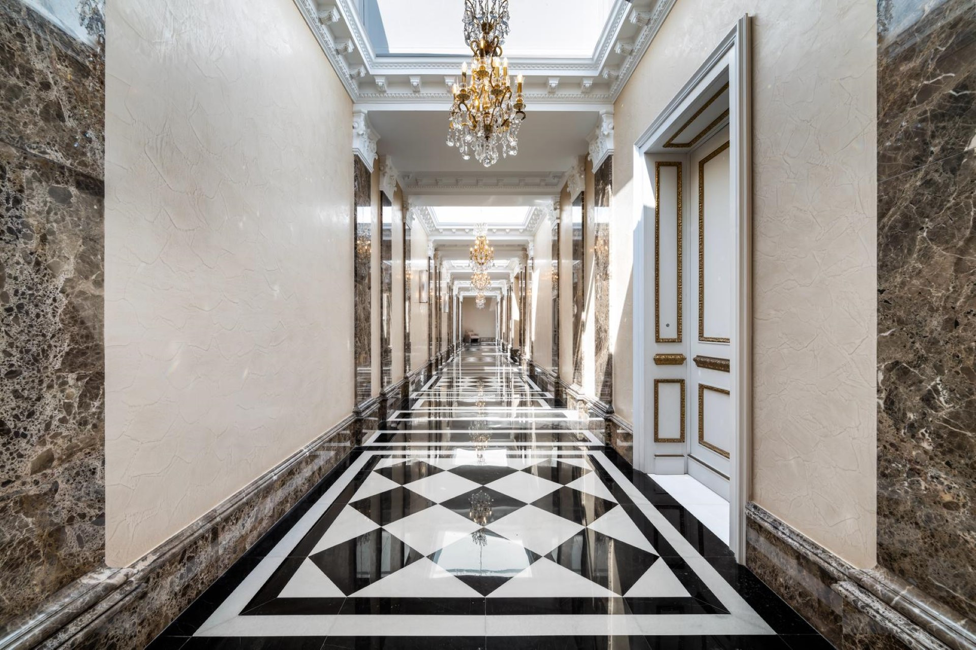Opulent 8 bedroom villa in Rocio de Nagüeles, Marbella Golden Mile