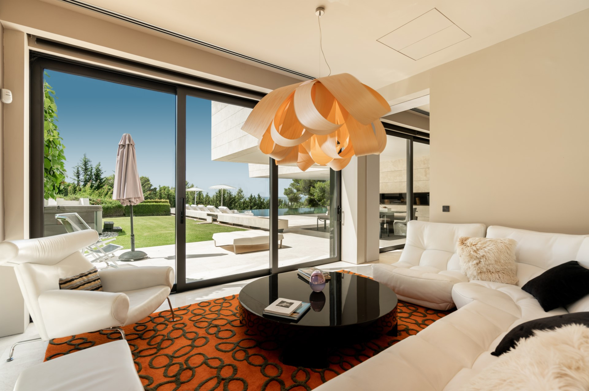 Breathtaking cutting edge design, modern villa in Cascada de Camojan