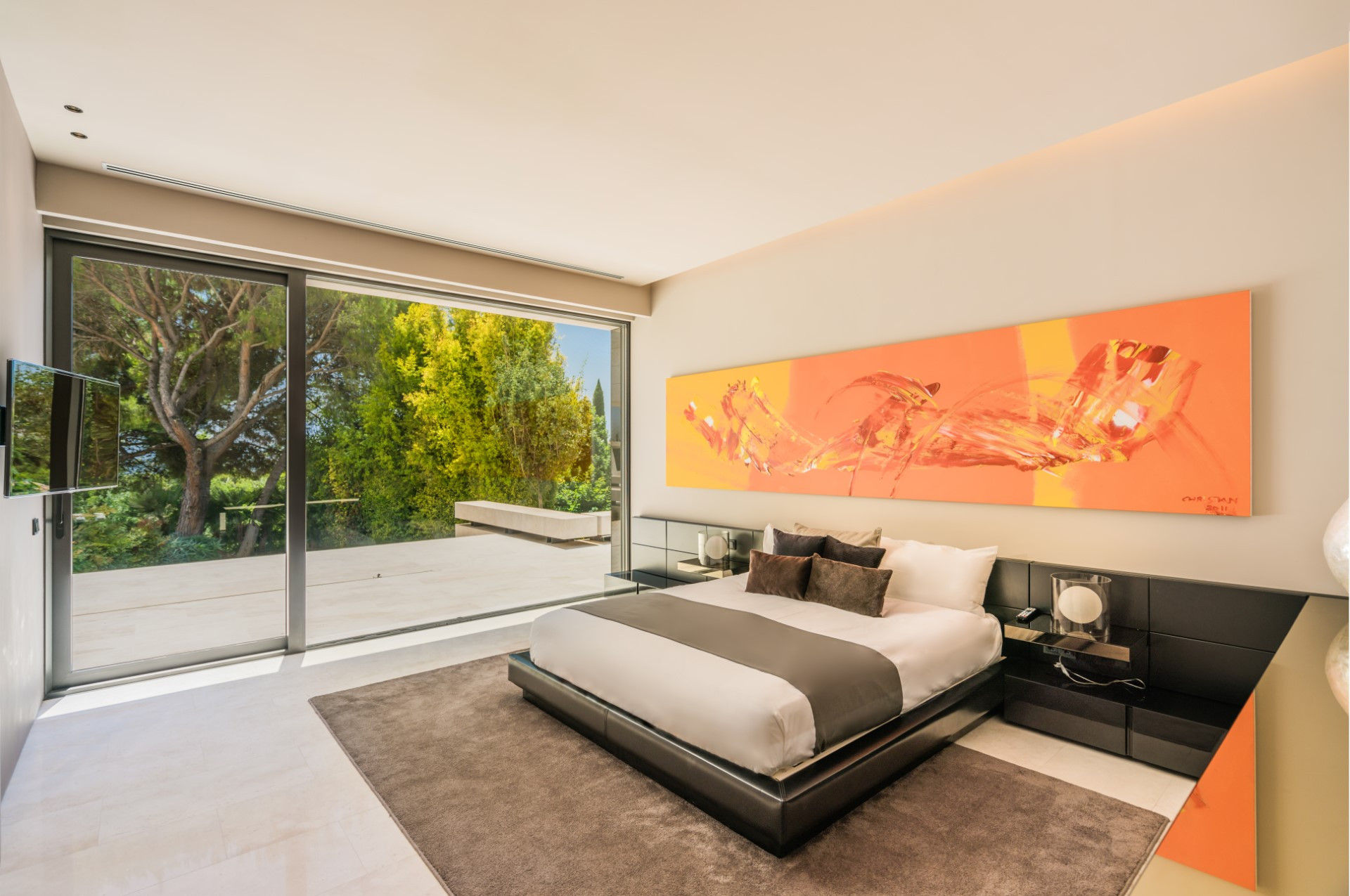 Breathtaking cutting edge design, modern villa in Cascada de Camojan