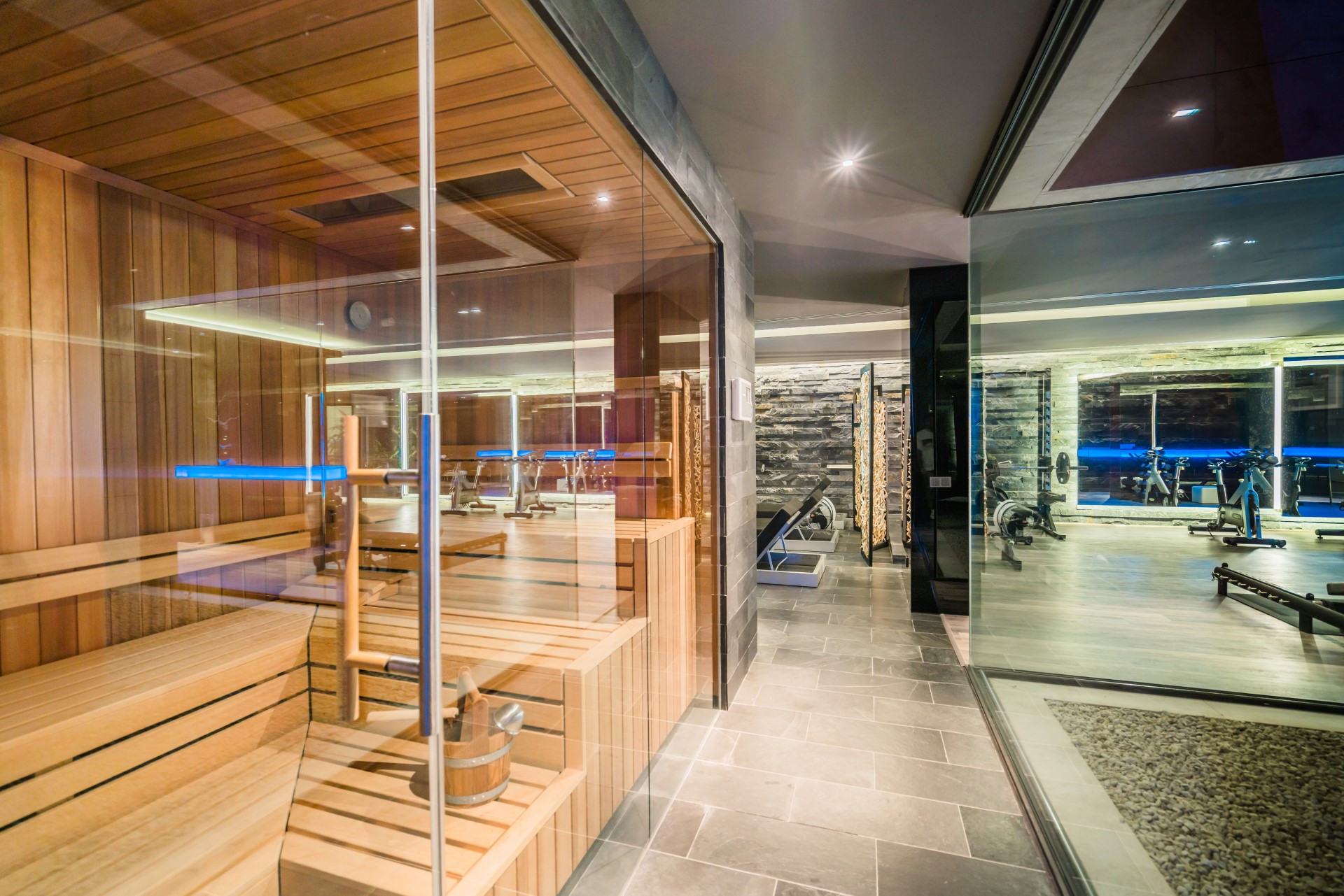 Breathtaking cutting edge design, modern villa in Cascada de Camojan